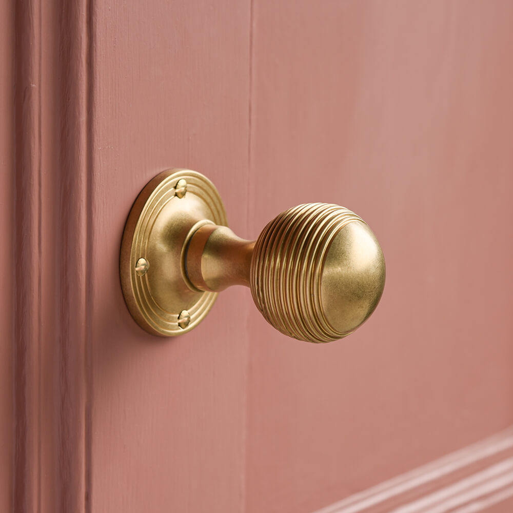Vintage Aged Brass Reeded Beehive Door Knobs - Antique Style Cabinet & Drawer Pulls for Farmhouse, Cottage & Victorian Home Decor