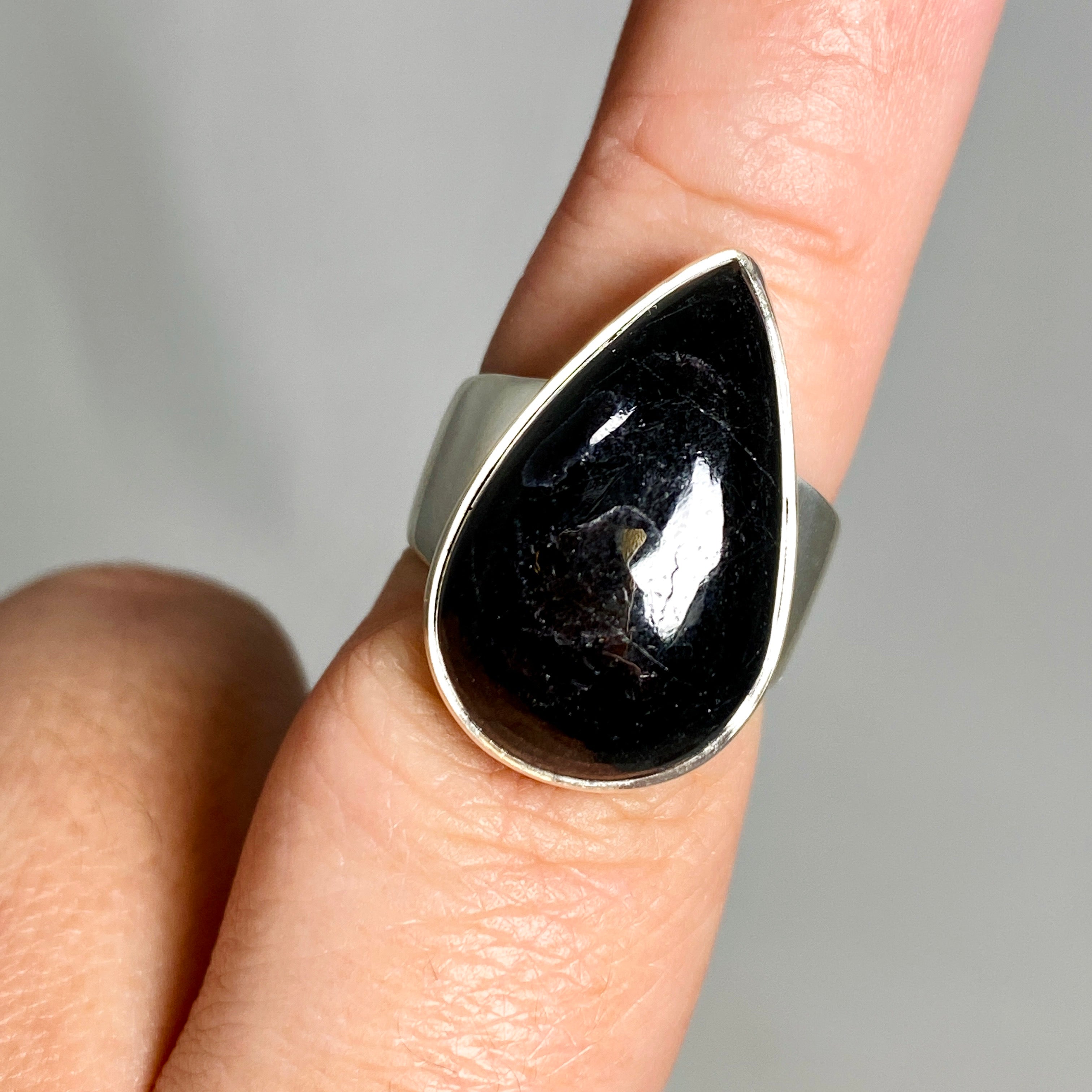 Black Tourmaline Teardrop Cabochon Ring Size 8 KRGJ3273 - Elegant Healing Crystal Jewelry for Women, Perfect for Meditation, Energy Protection & Everyday Wear