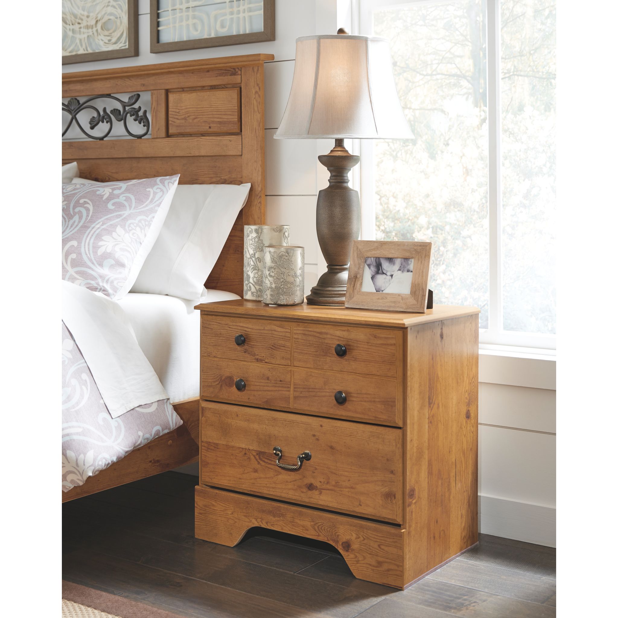 Bittersweet 5-Piece Queen Bedroom Set in Light Brown - Luxurious Bedroom Furniture for Modern Homes | Perfect for Master Bedrooms, Guest Rooms & Apartment Living