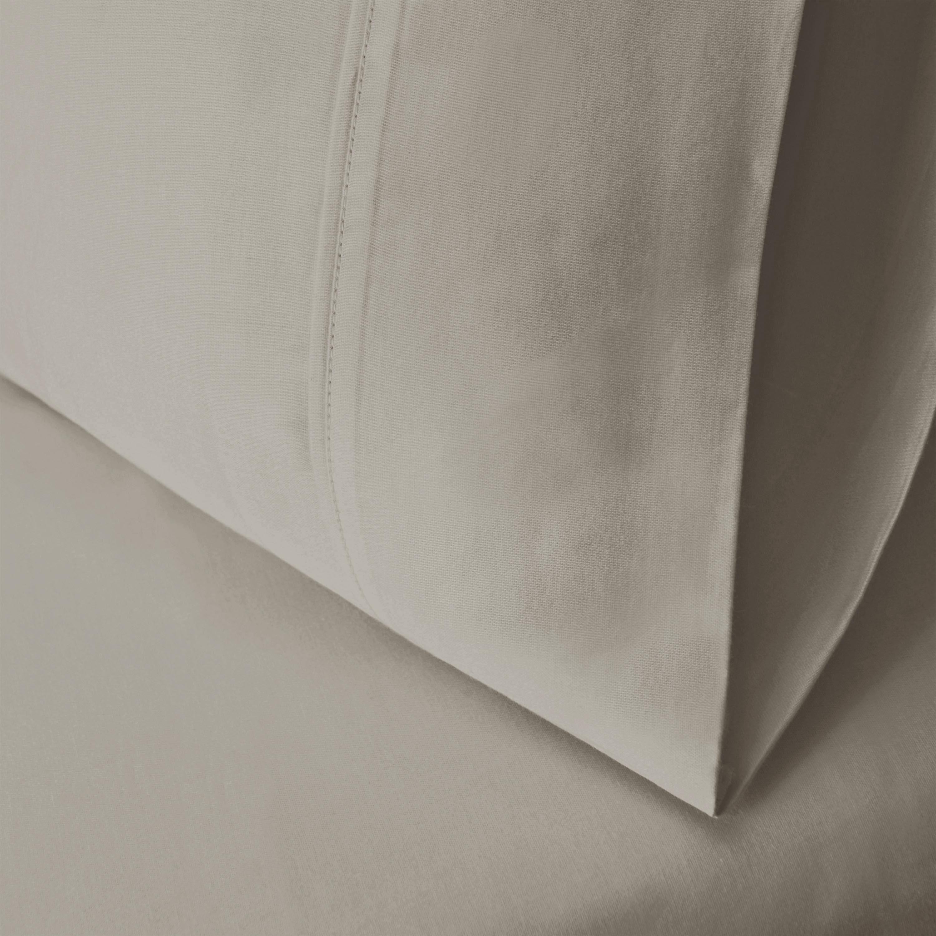 Premium 600 Thread Count Cotton Blend Pillowcase Set - Soft & Breathable for Ultimate Comfort - Perfect for Bedroom, Hotel, and Home Decor