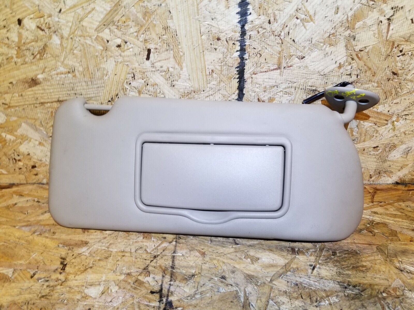 2005-2009 Cadillac SRX Right Passenger Side Sun Visor Replacement - OEM Quality Fit for Driving & Road Trips