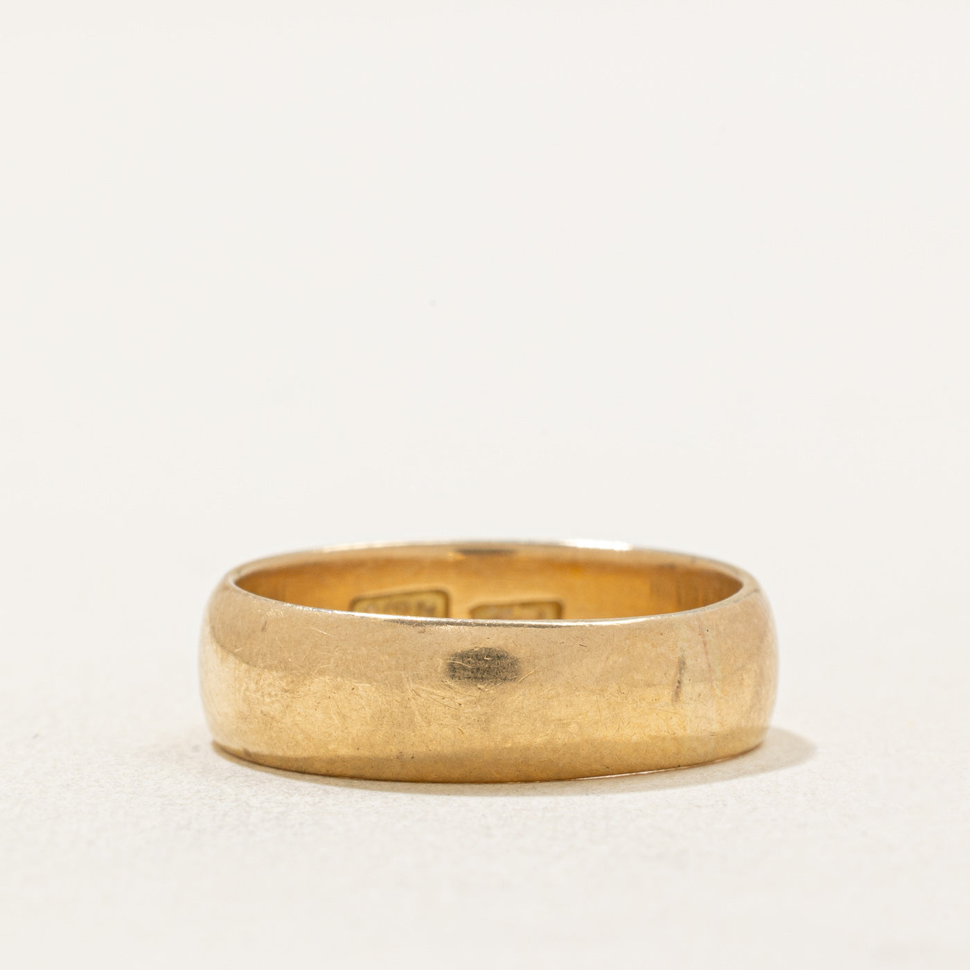 18K Yellow Gold Wedding Band Ring for Women - 5.35mm Wide, Size 6 - Classic Comfort Fit Wedding Ring for Brides, Anniversary, Engagement - Perfect for Everyday Wear & Special Occasions