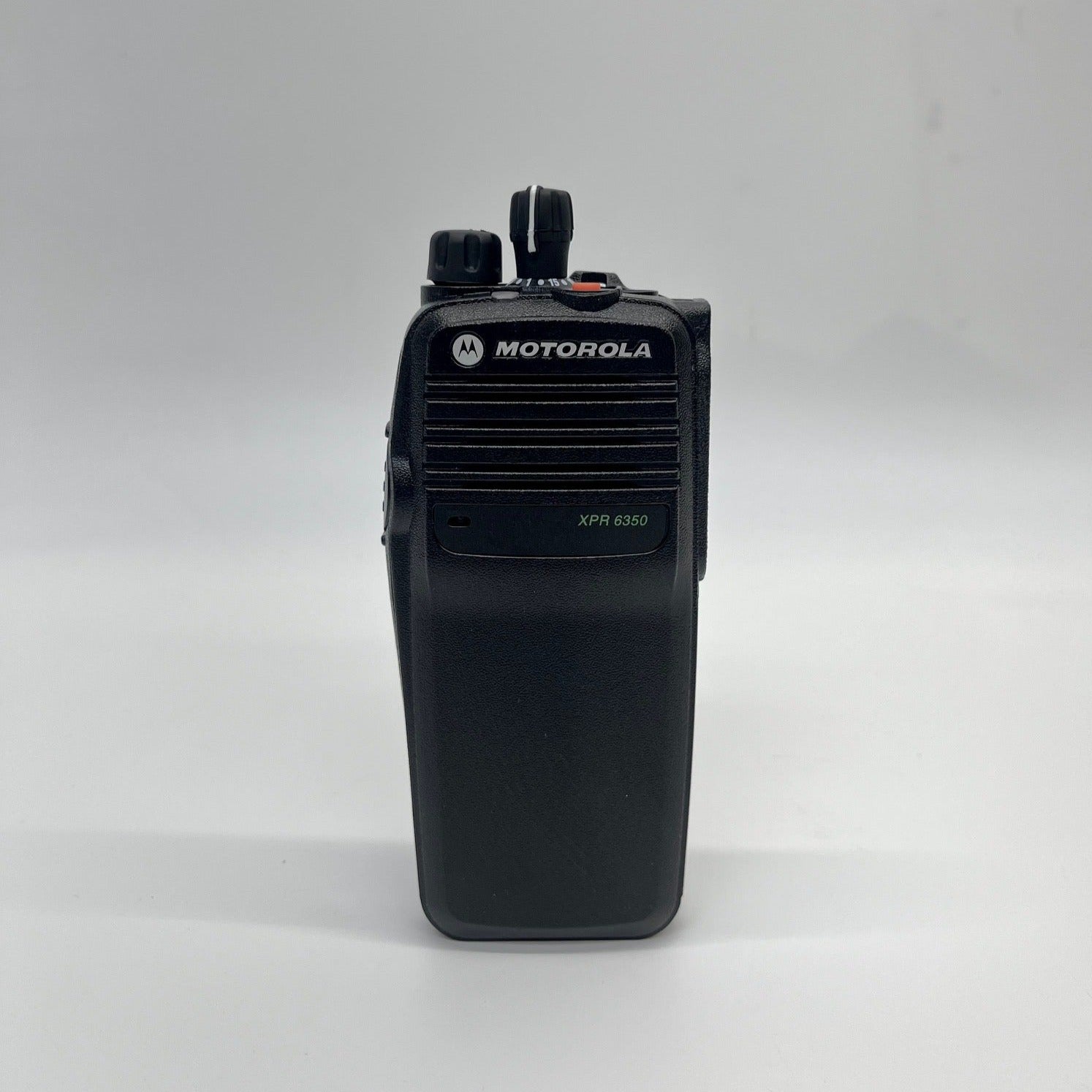 Motorola XPR6350 AAH55TDC9LA1AN UHF Two-Way Radio - Digital Portable Walkie Talkie for Business, Construction & Outdoor Adventures