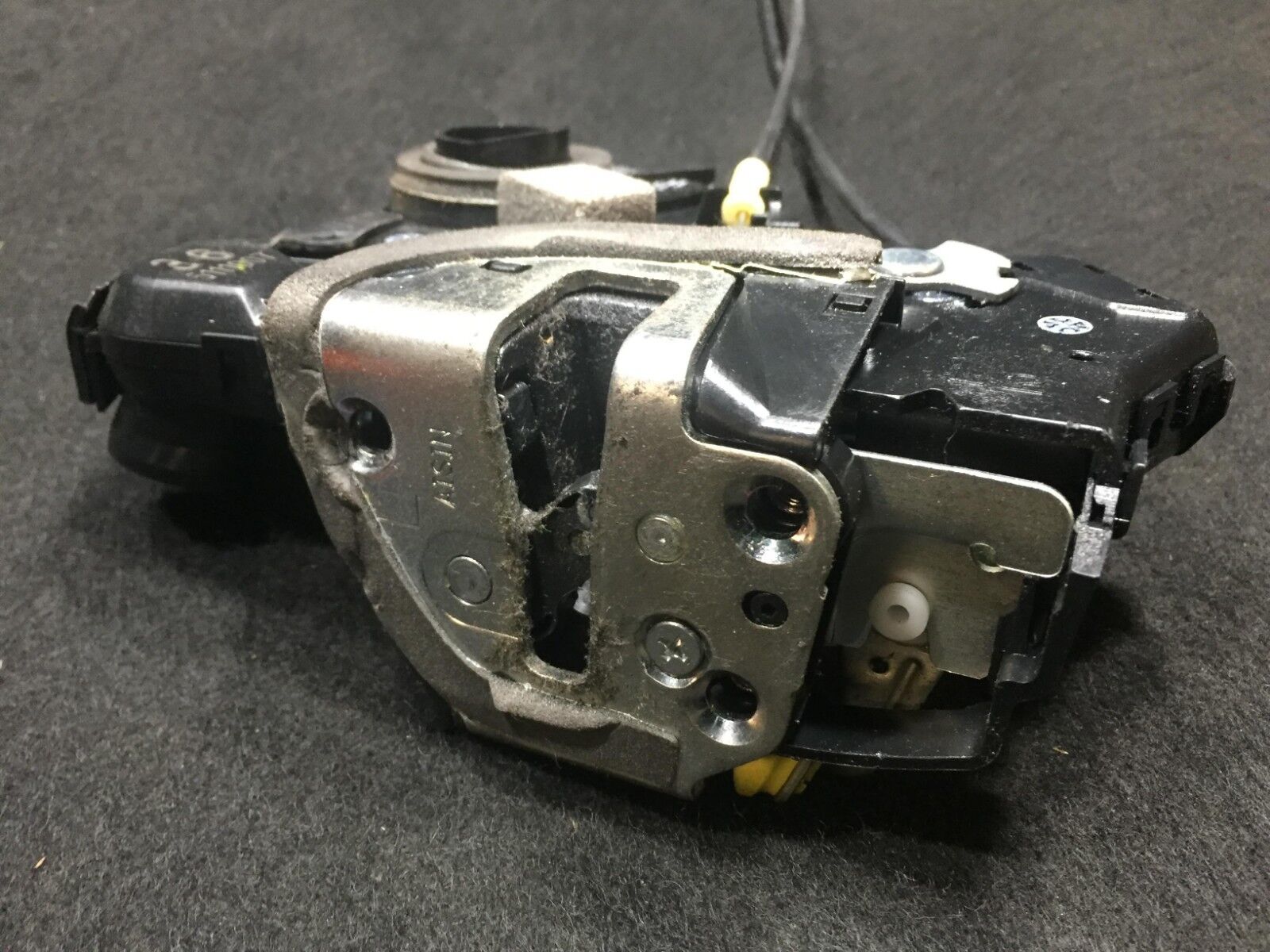 04 05 06 Scion XA Front Left Door Lock Latch Actuator - OEM D18 Replacement Part - Perfect for Car Door Repair & Maintenance