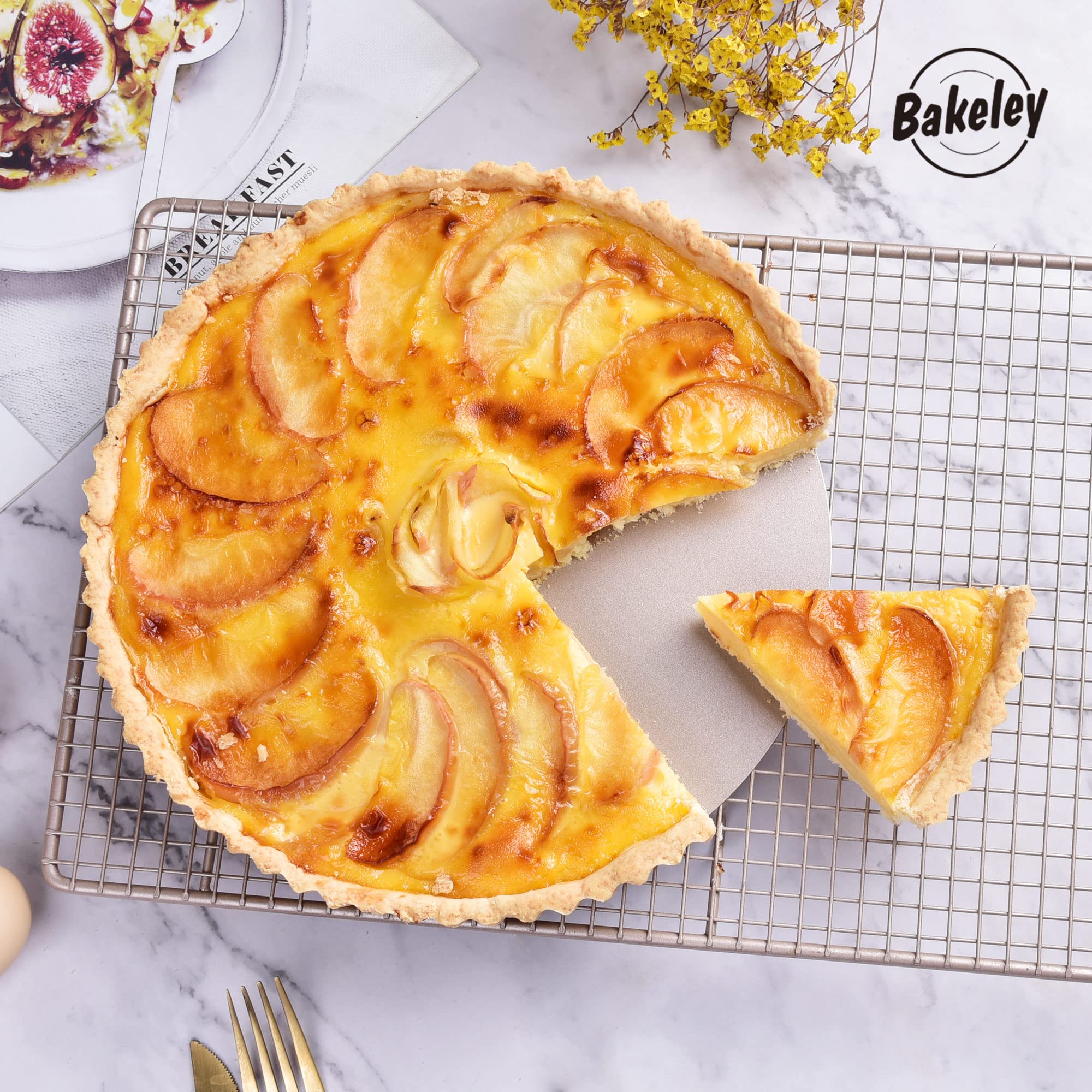 10-Inch Round Tart Pan with Removable Bottom - Nonstick Carbon Steel Quiche Pan for Baking Pies, Tarts & Quiches - Oven Safe & Easy Release - Perfect for Home Bakers & Professional Chefs (Champagne Gold)