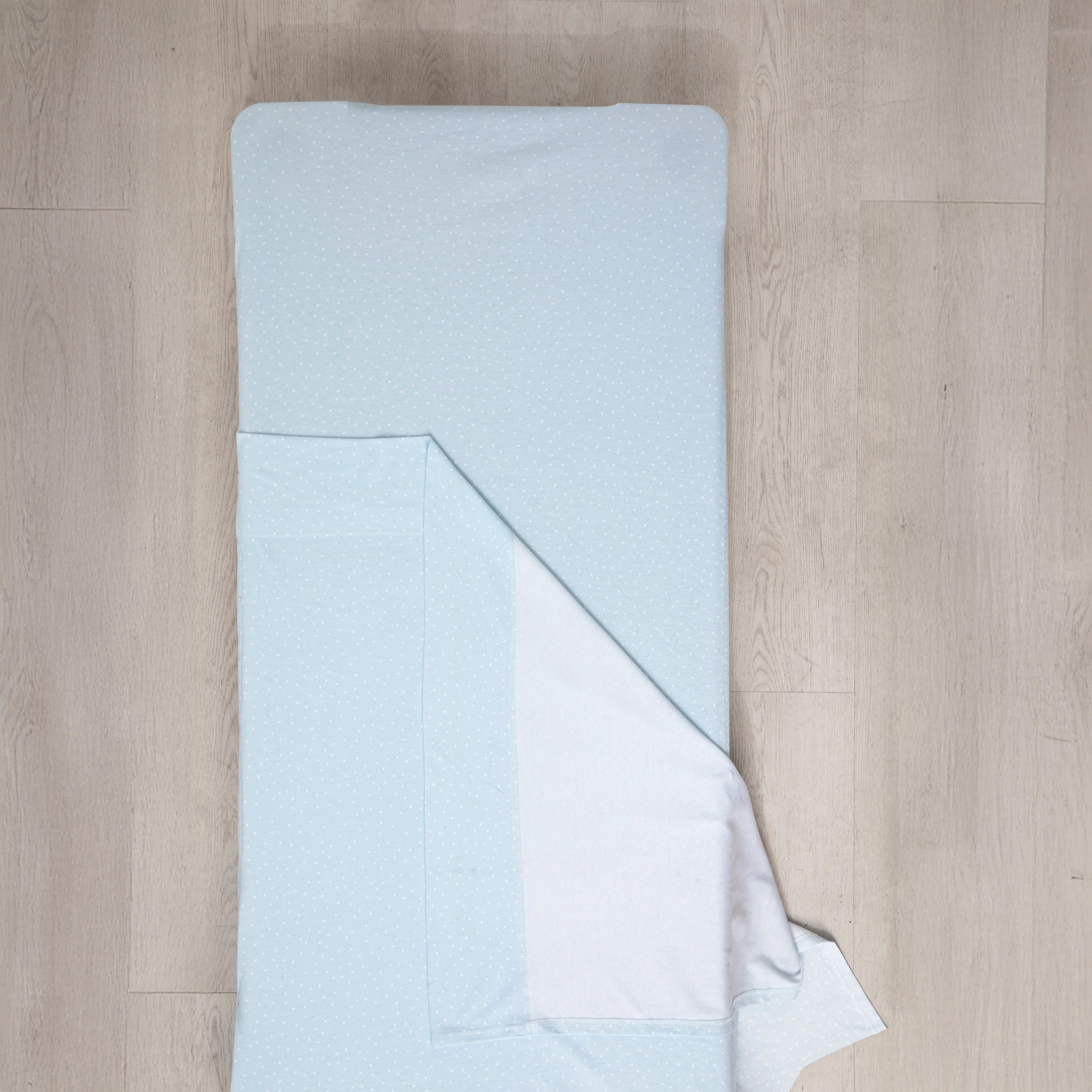 Stacking Bed Sheet Set with Carry Bag - Blue Dots Design | Space-Saving Storage Solution for Travel, Dorm & Guest Rooms
