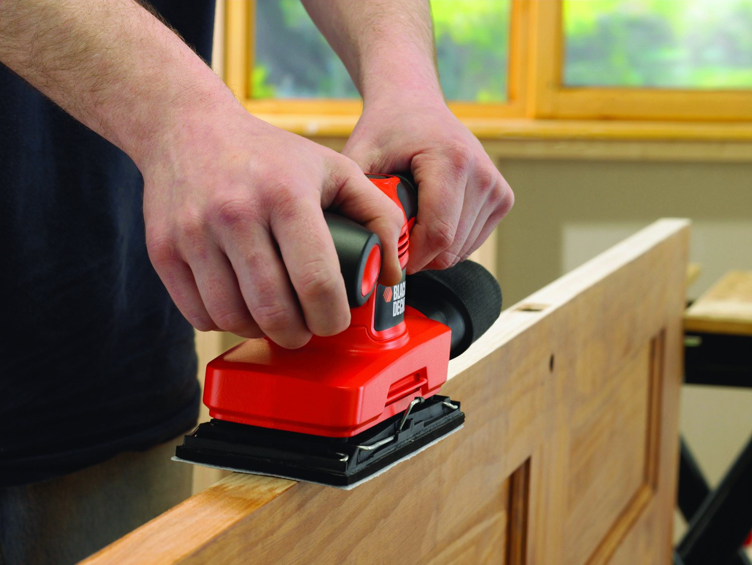 BLACK+DECKER KA320EKA Electric Power Sander - 3.0 Amp, 1/4 Sheet Palm Sander with Dust Collection - Perfect for Woodworking, Sanding Furniture, DIY Home Projects & Smoothing Surfaces