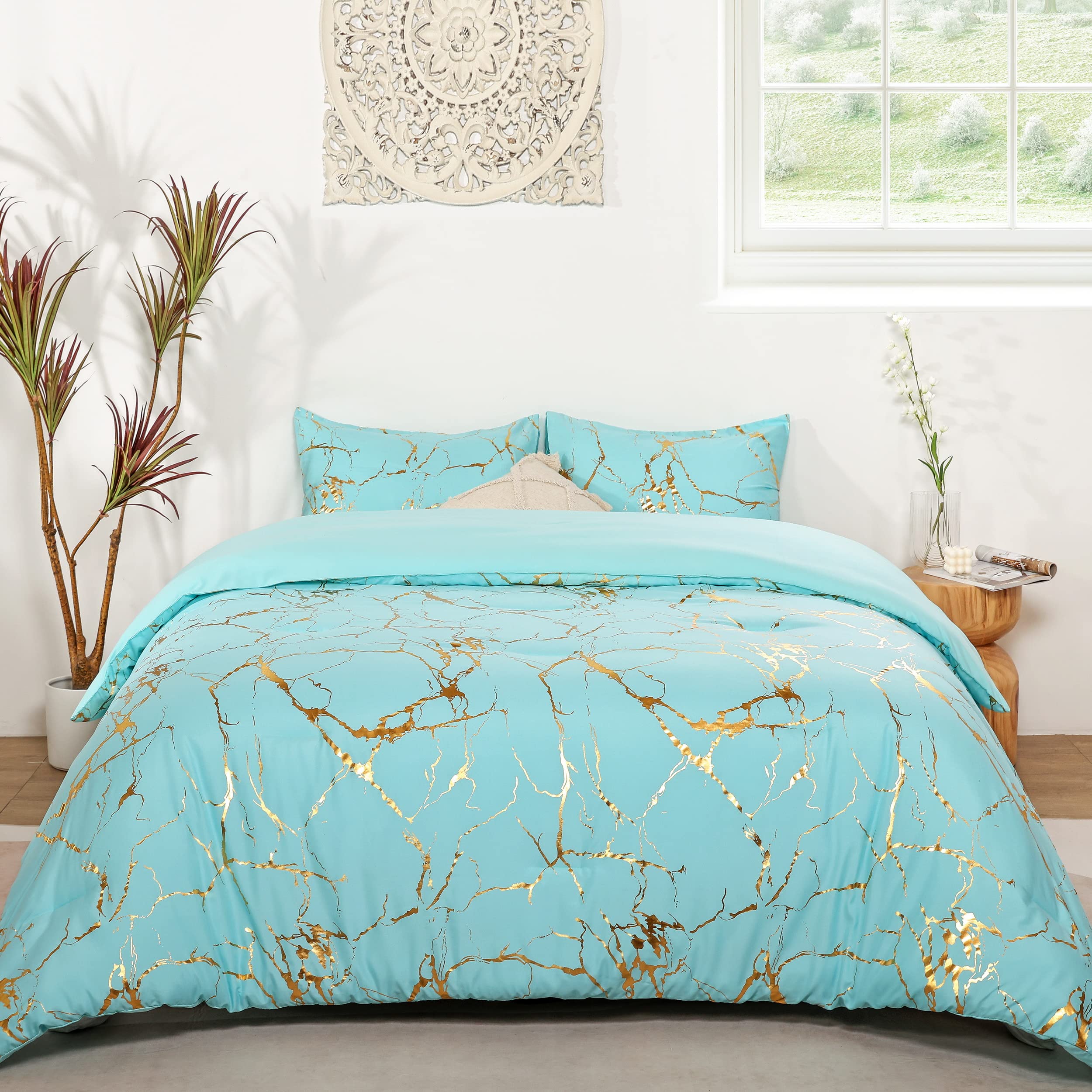 Luxury Aqua Blue Marble Print Comforter Set with Glitter Gold Accents - Queen Size Bedding (3Pcs: 1 Comforter + 2 Pillowcases) - Soft & Shiny Light Blue Duvet Cover for Men & Women - Perfect for Master Bedroom, Guest Room & Cozy Winter Nights