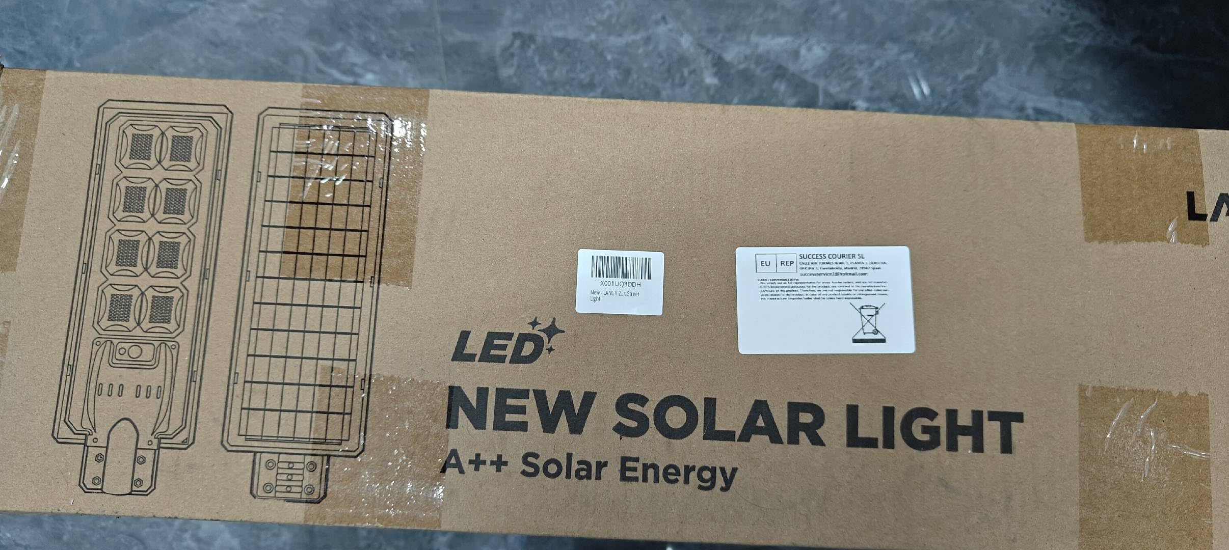 200W LED Solar Street Light - 360 High Lumens Solar Powered Outdoor Security Light with Dusk to Dawn Sensor | Perfect for Driveways, Pathways, Gardens & Parking Lots