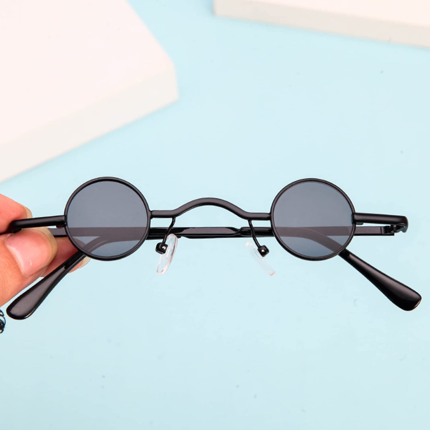 Dzrige Round Polarized Hippie Sunglasses - Classic Retro Small Round Sunglasses for Women & Men - UV Protection, Lightweight & Comfortable - Perfect for Beach, Driving, Music Festivals & Outdoor Activities (Black Frame)