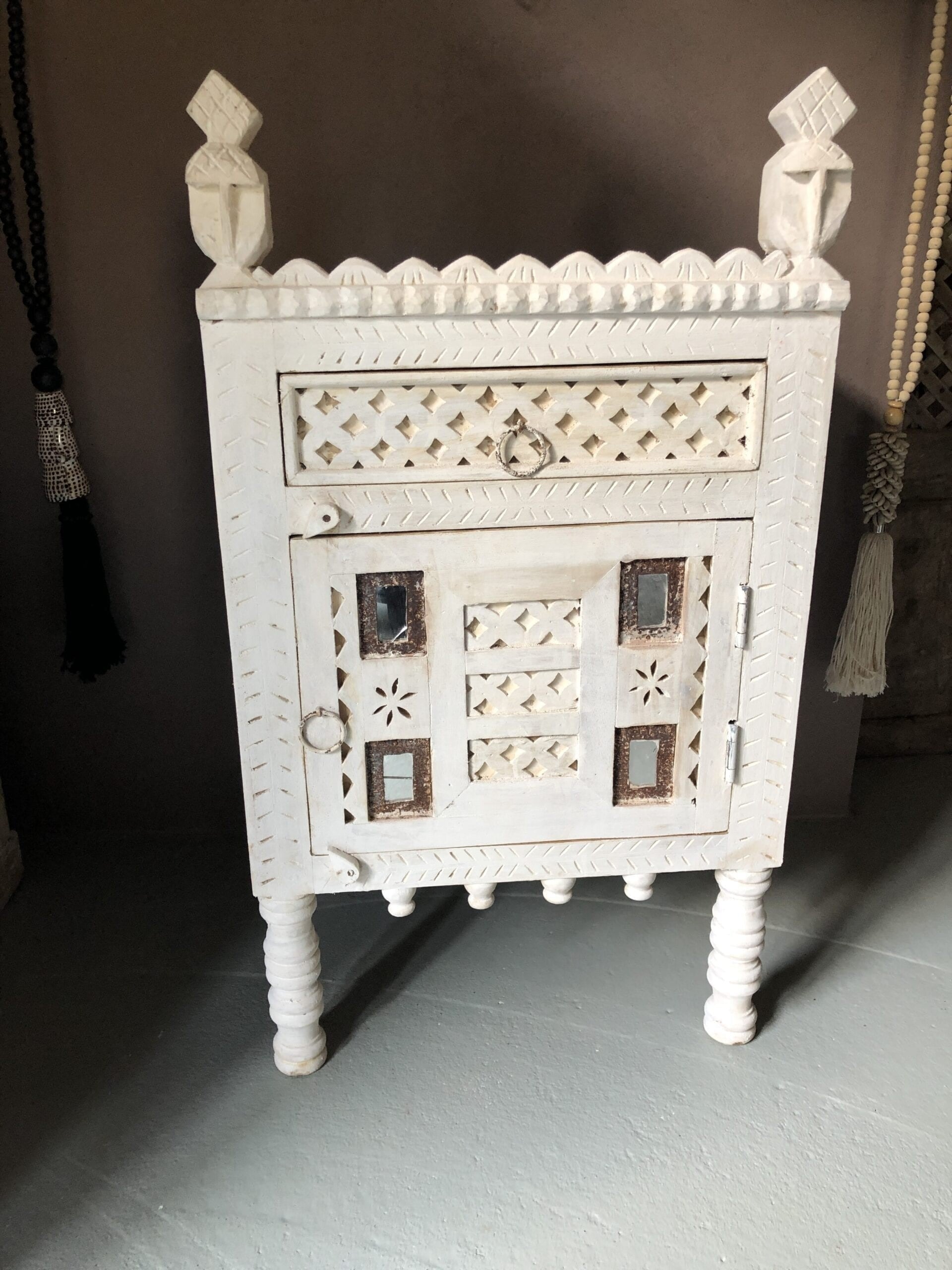 Damchiya Whitewashed Bridal Wardrobe Cabinet 45x39x82 cm - Open Front Design for Bedroom Storage & Wedding Dress Organization