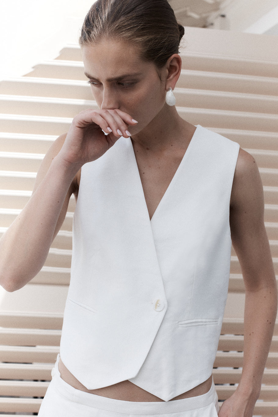 Dorian Vest Ivory - Women's Elegant Knit Sweater Vest for Fall & Winter - Perfect for Office, Layering, and Casual Outfits