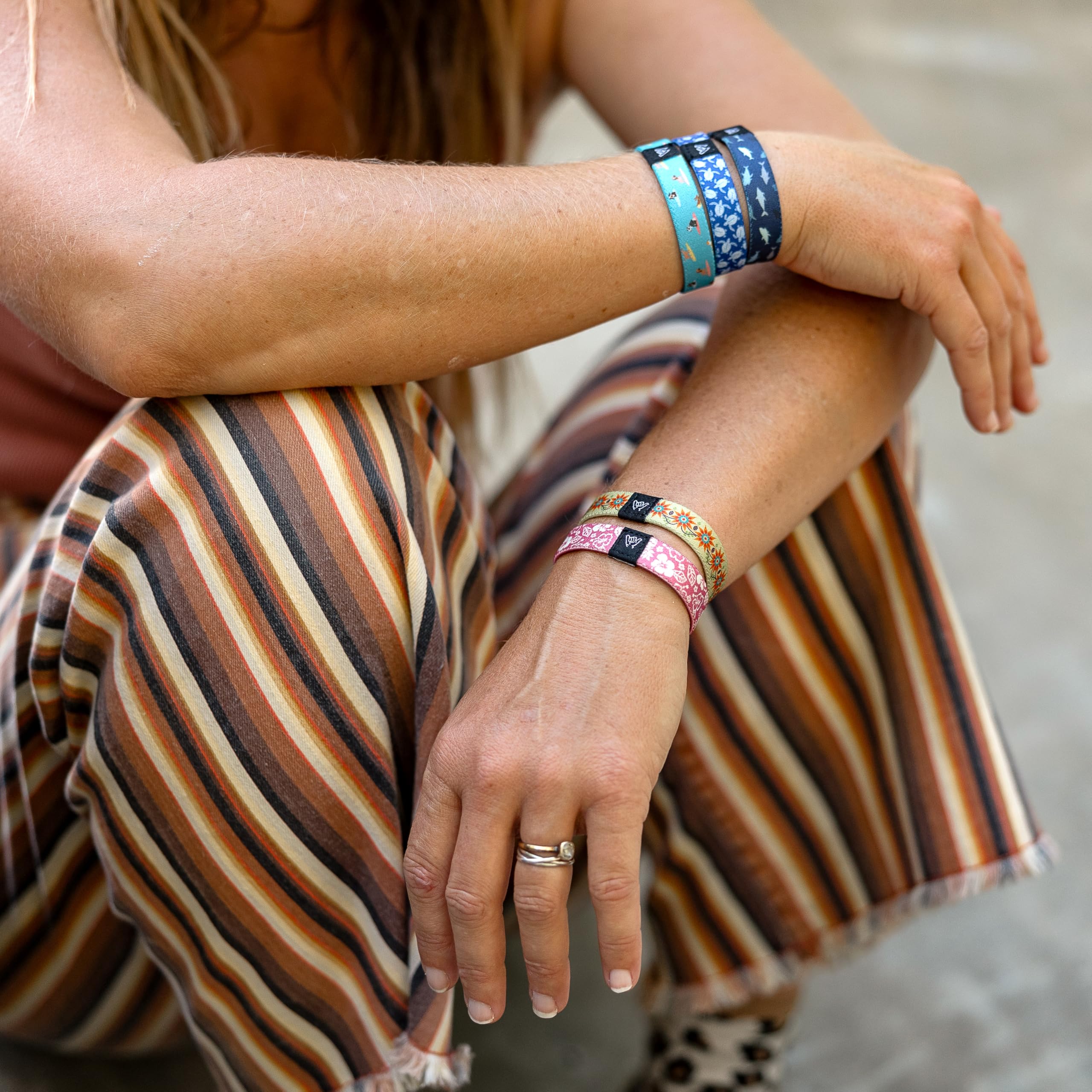 Hang Loose Bands - Southwestern Wrap Bracelet for Men, Women & Teens - Comfortable Summer Wristband - Boho Reversible Friendship Bracelet - Perfect for Music Festivals, Beach Vacations & Boho Fashion
