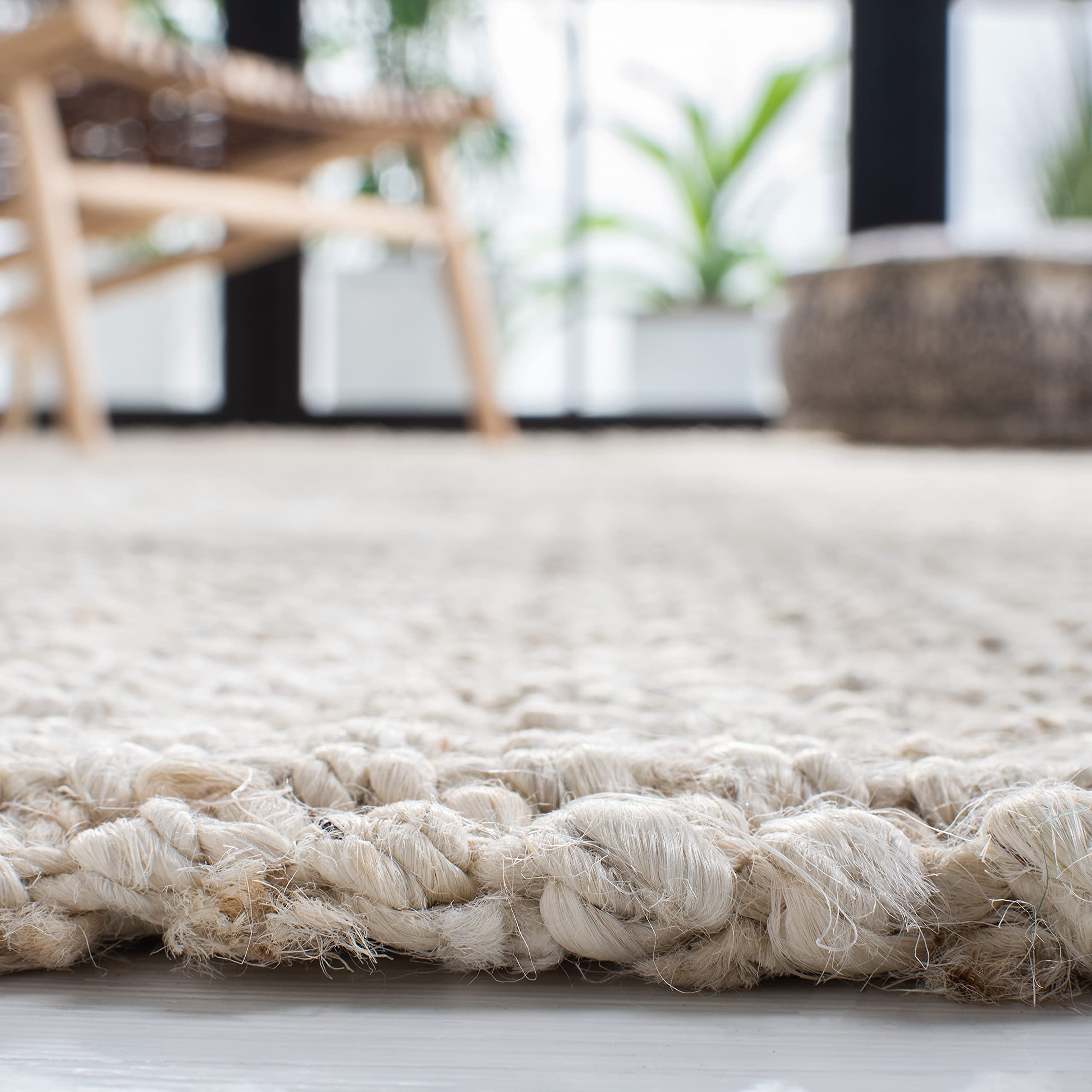 SAFAVIEH Natural Fiber Collection Handmade Jute Area Rug - 8' x 10', Bleach & Ivory, Farmhouse Style, Durable for High Traffic Areas - Perfect for Living Room, Bedroom, Dining Room & Home Office (NF747B)