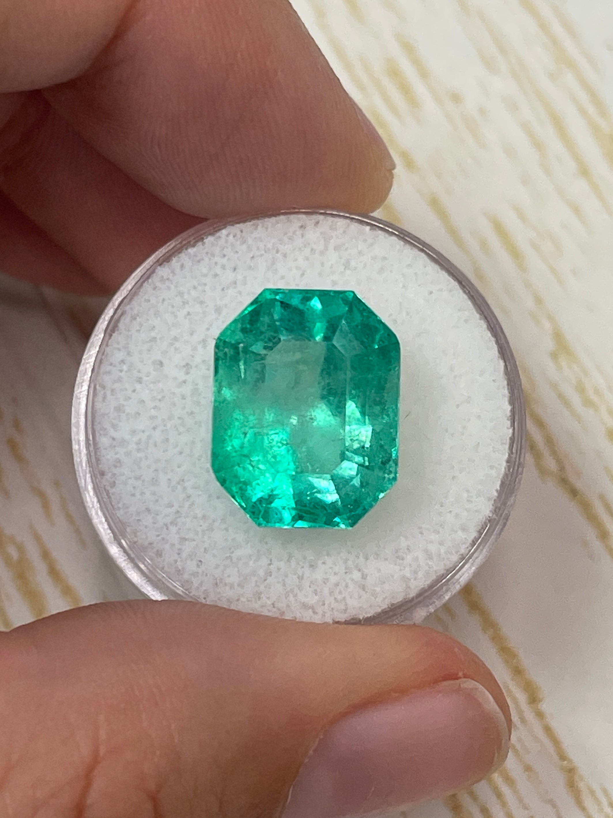 11.90 Carat Natural Colombian Loose Emerald - 15x12mm Emerald Cut Gemstone for Jewelry Making & Engagement Rings