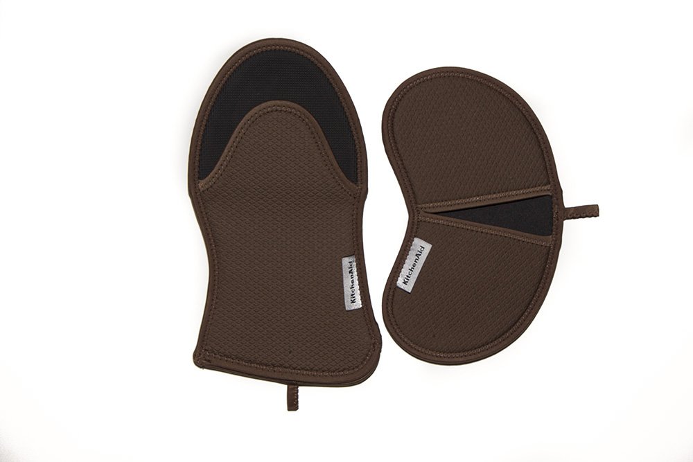 KitchenAid Neoprene Pot Holder & Oven Mitt Set (2-Piece, Rich Brown) - Heat Resistant, Non-Slip Grip for Cooking, Baking & Grilling - Perfect for Kitchen, BBQ & Outdoor Use
