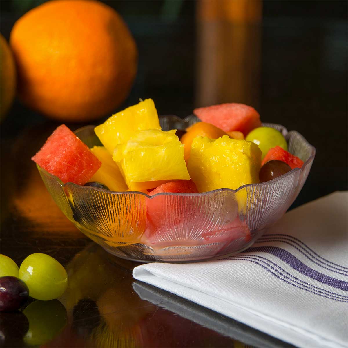 Carlisle 690407 Clear 18 oz Petal Mist Bowl - Durable Plastic Serving Bowl for Salads, Desserts, and Party Snacks - Perfect for Home, Restaurants, and Catering Events