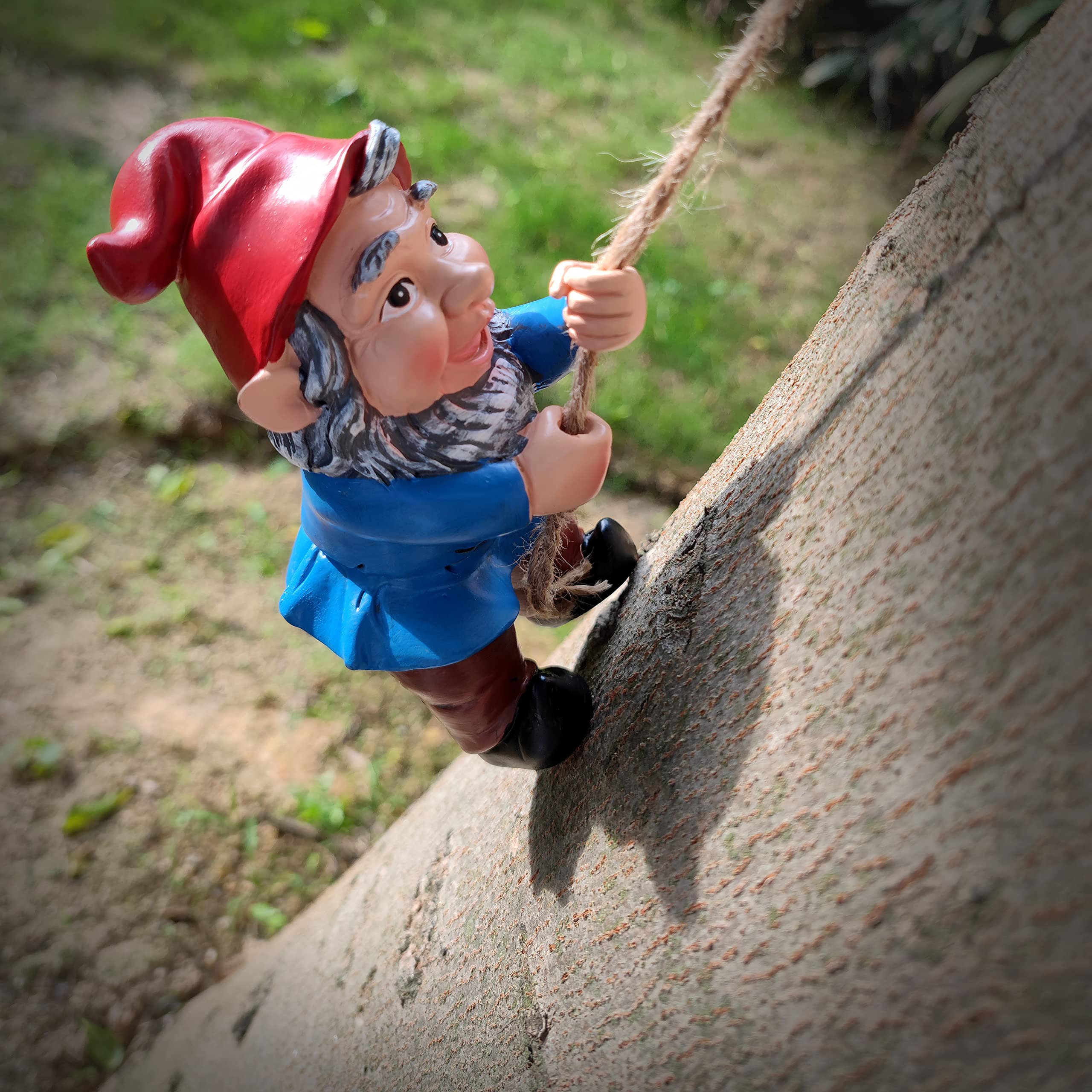 Funny Resin Climbing Gnomes Sculpture - Whimsical Outdoor Garden Decor for Tree Hugging, Home Patio, Lawn & Yard - Perfect for Garden Art, Holiday Ornaments & Unique Gift Ideas