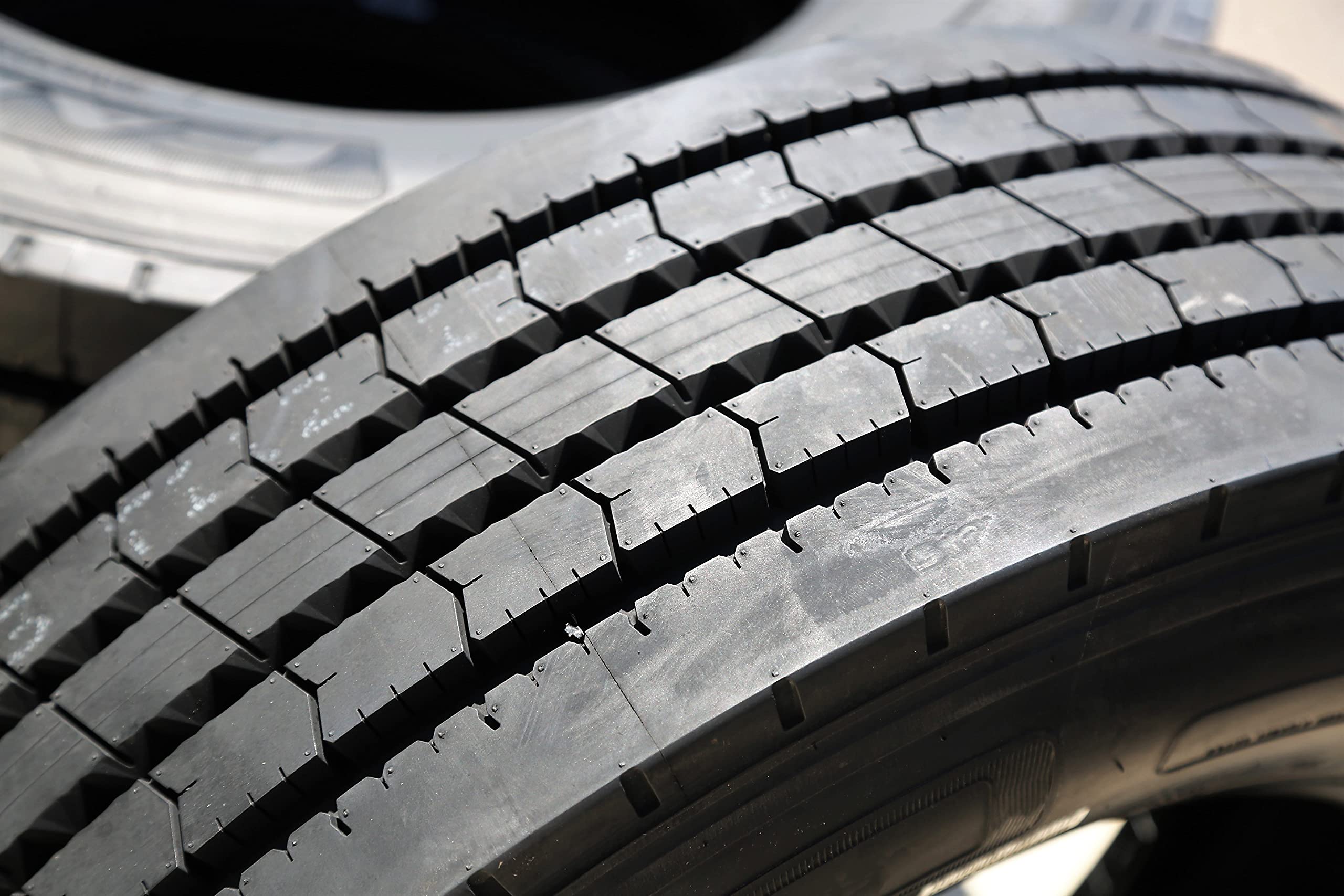 FAR602 215/75R17.5 135/133L H Commercial Truck Tire - Heavy Duty All-Season Tires for Semi Trucks & Trailers - Ideal for Long Haul Transport & Highway Driving