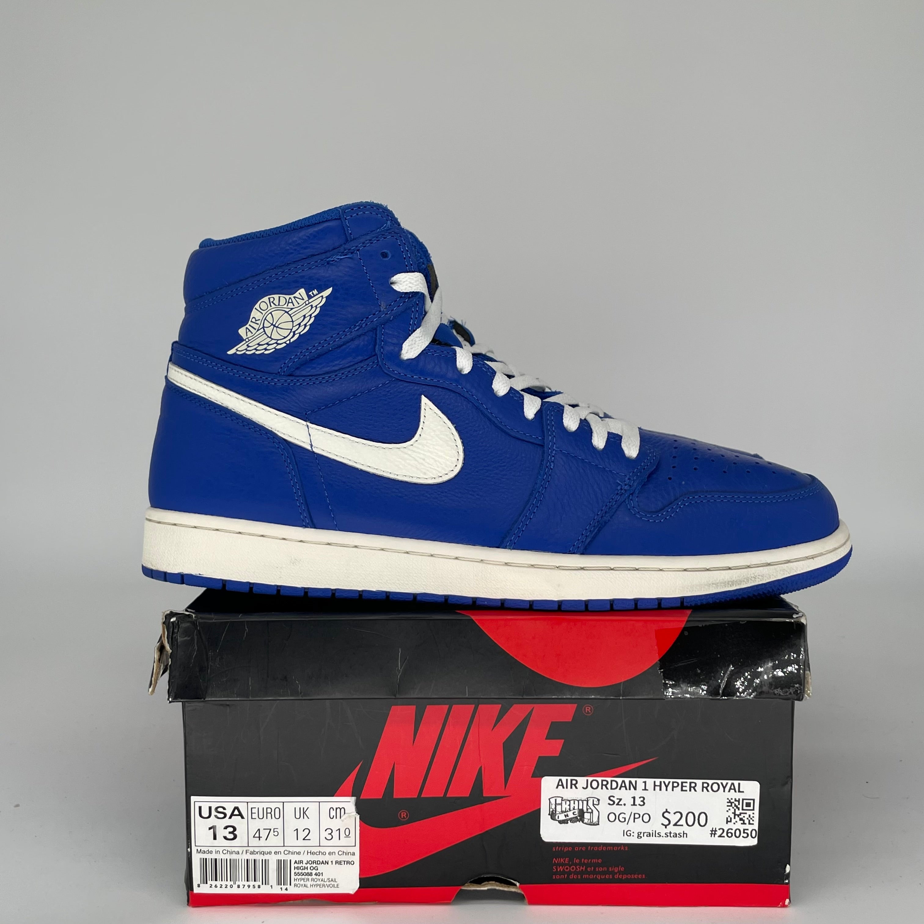 AIR JORDAN 1 HYPER ROYAL Men's Basketball Shoes Size 13 - 555088-401 - Perfect for Streetwear & Court Performance