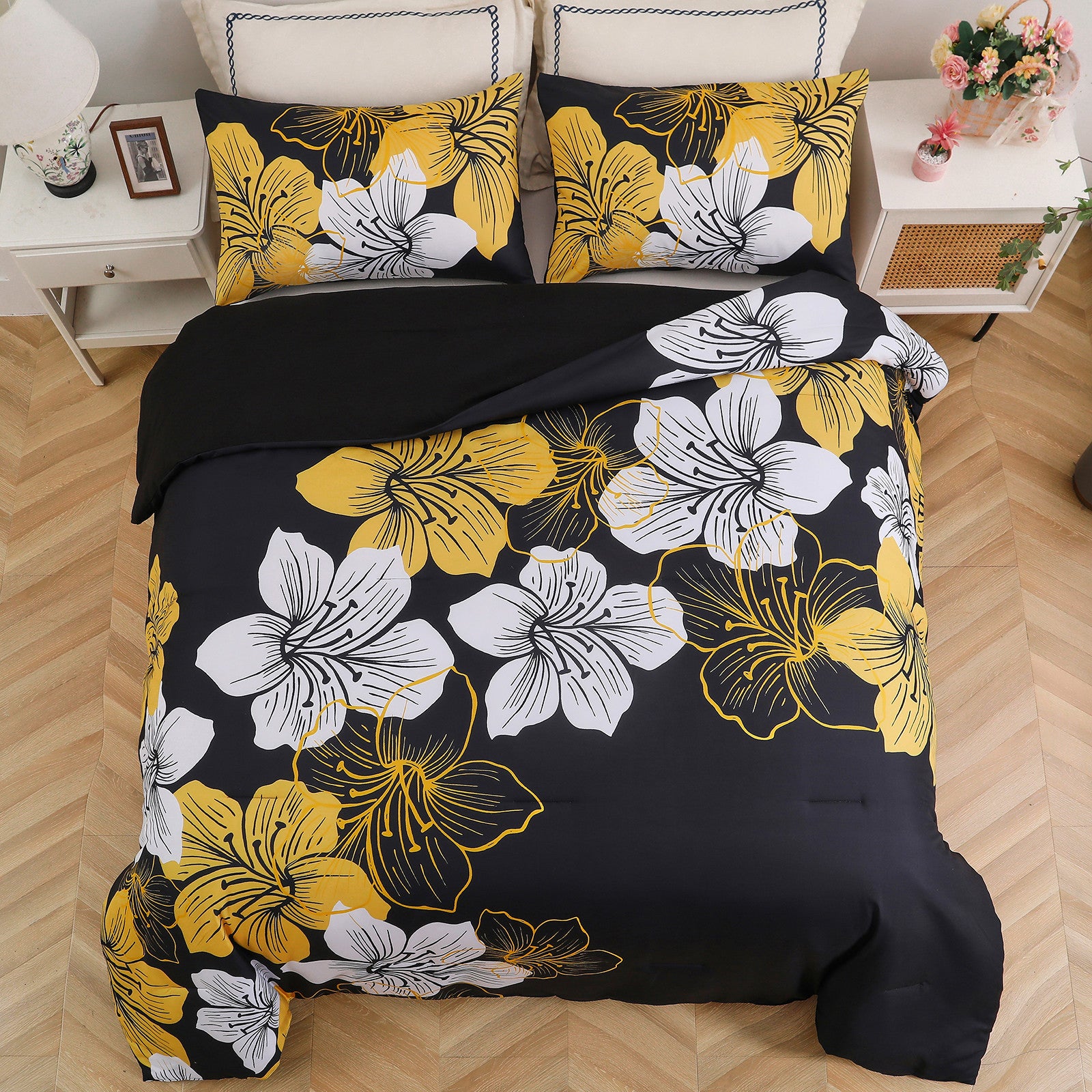 Luxury King Comforter Set - Black & Gold Floral 3-Piece Bedding Set | Ultra Soft Microfiber for All Seasons | Perfect for Master Bedroom, Guest Room & Hotel Decor