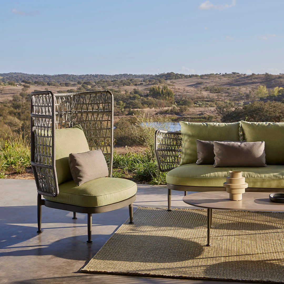 Premium Curio Outdoor High Back Lounge Chair - Comfortable Patio Furniture for Relaxing in Your Garden, Poolside, or Backyard