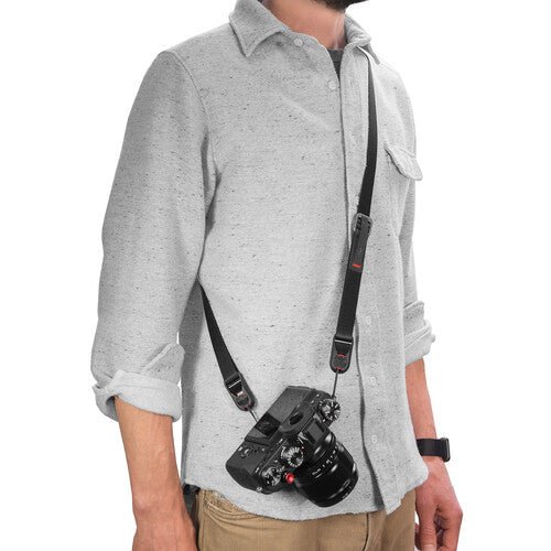 Peak Design Leash Camera Strap (Black) - Adjustable & Comfortable DSLR/SLR Shoulder Strap for Photographers - Perfect for Travel, Hiking & Outdoor Photography