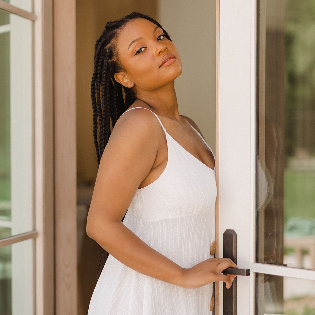 White Daisy Coverup - Floral Beach Dress for Women, Summer Vacation & Poolside Relaxation