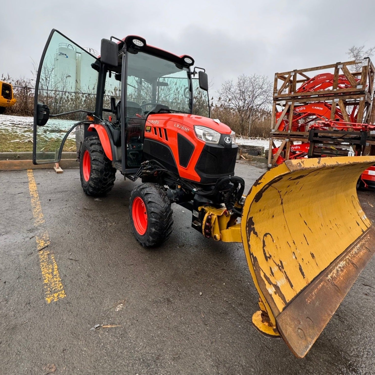 2021 Kubota LX2610HSDCC Tractor with Front Blade & Salt Spreader - Used Compact Utility Tractor for Snow Removal, Landscaping & Farm Work