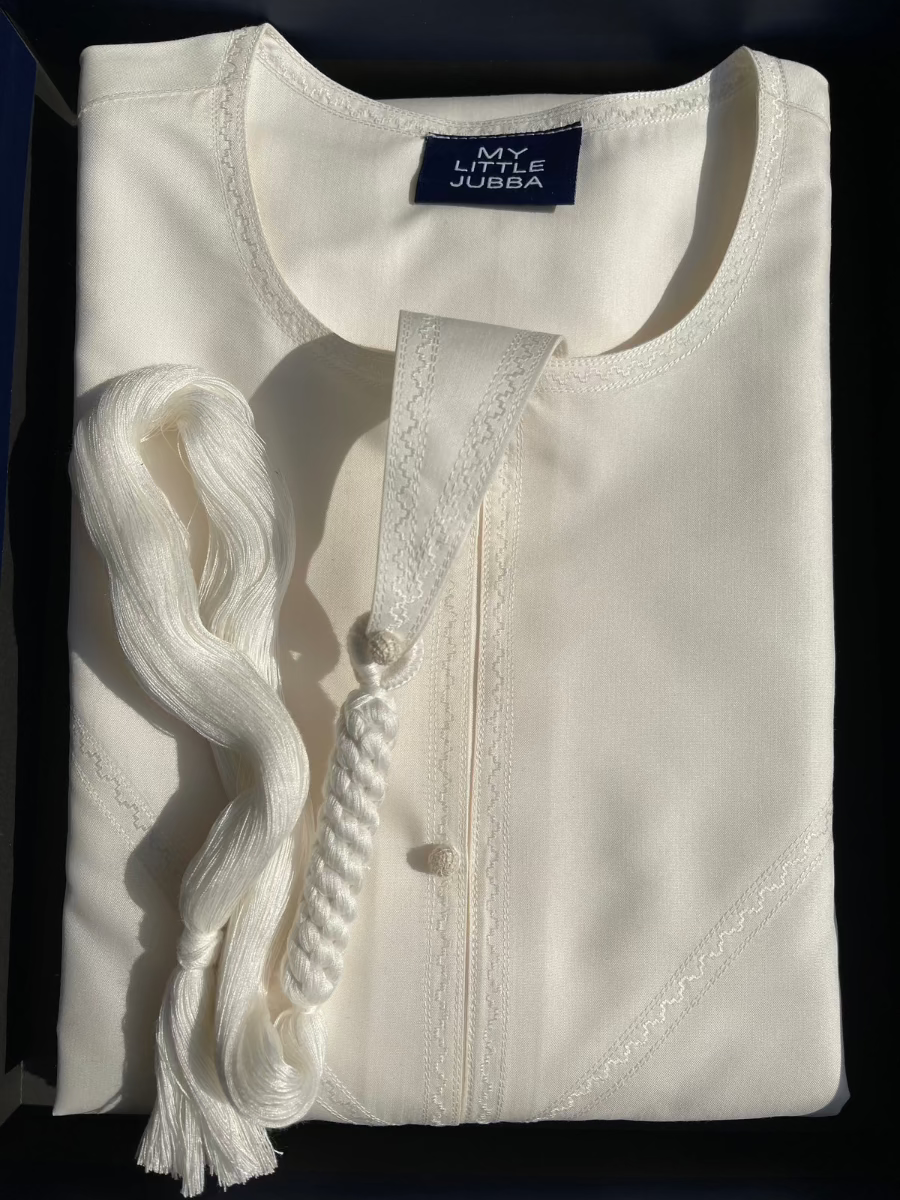 Premium Men's Emirati Thobe - Traditional Arabic Robe for Comfort & Style - Perfect for Weddings, Eid, and Special Occasions