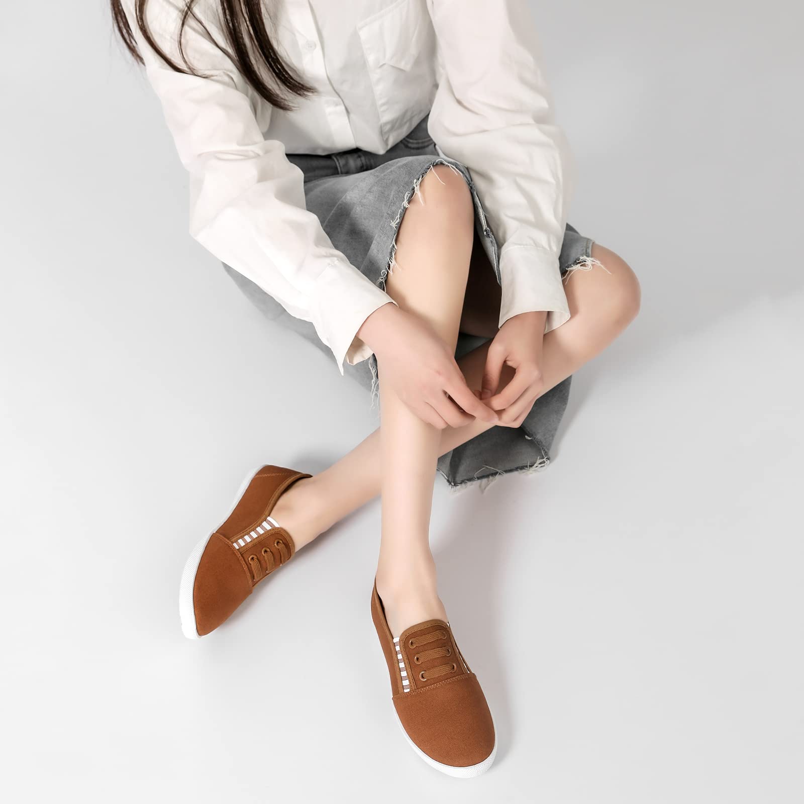 Kufeiti Women's Slip-On Canvas Sneakers - Comfortable & Fashionable White & Black Elastic Shoes for Casual Wear, Walking & Everyday Outfits