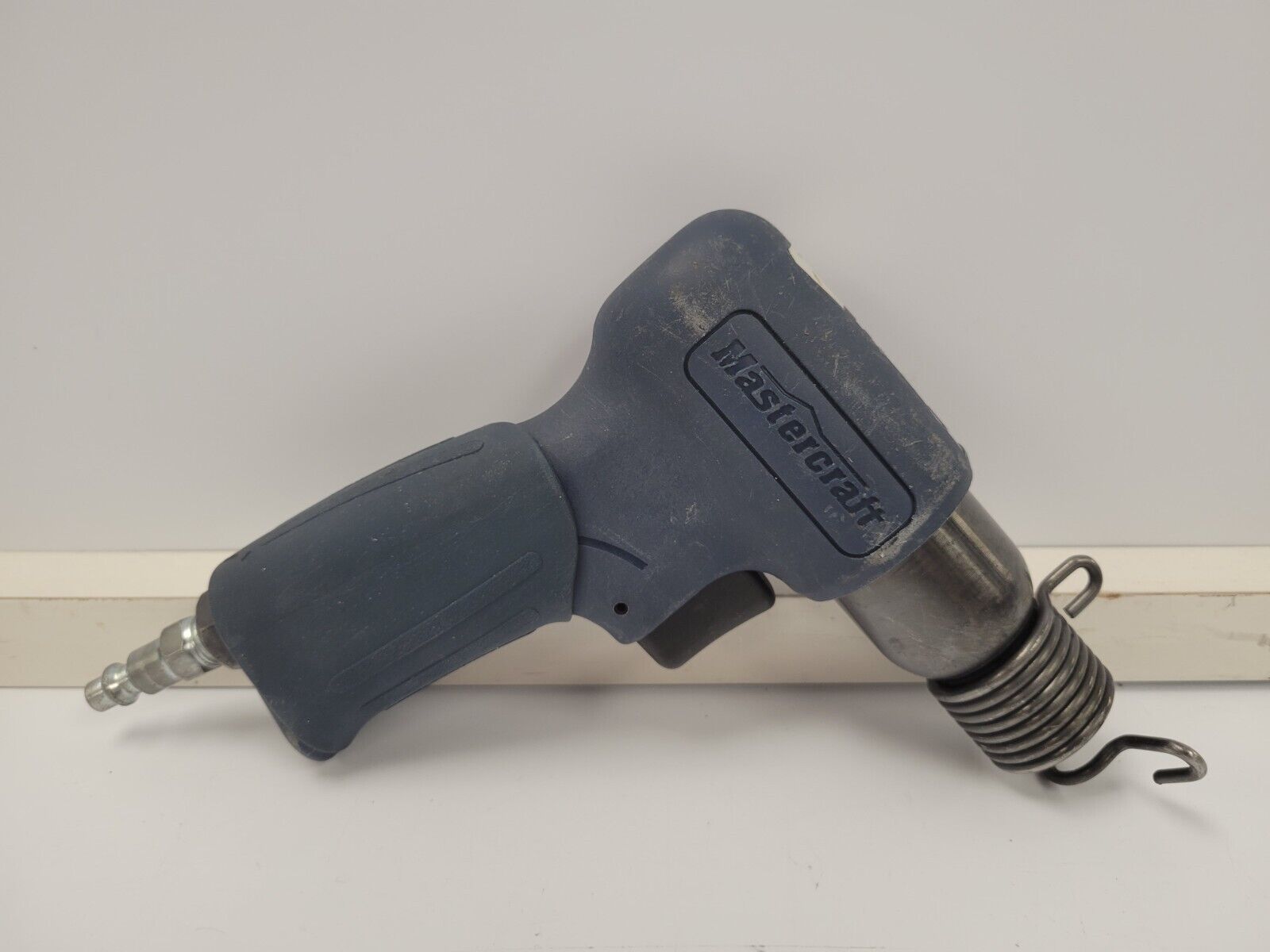 Mastercraft 58-8418-4 Professional Air Hammer Kit - Heavy Duty Pneumatic Hammer for Metalworking, Auto Repair & Construction - Perfect for Demolition, Chiseling & Riveting