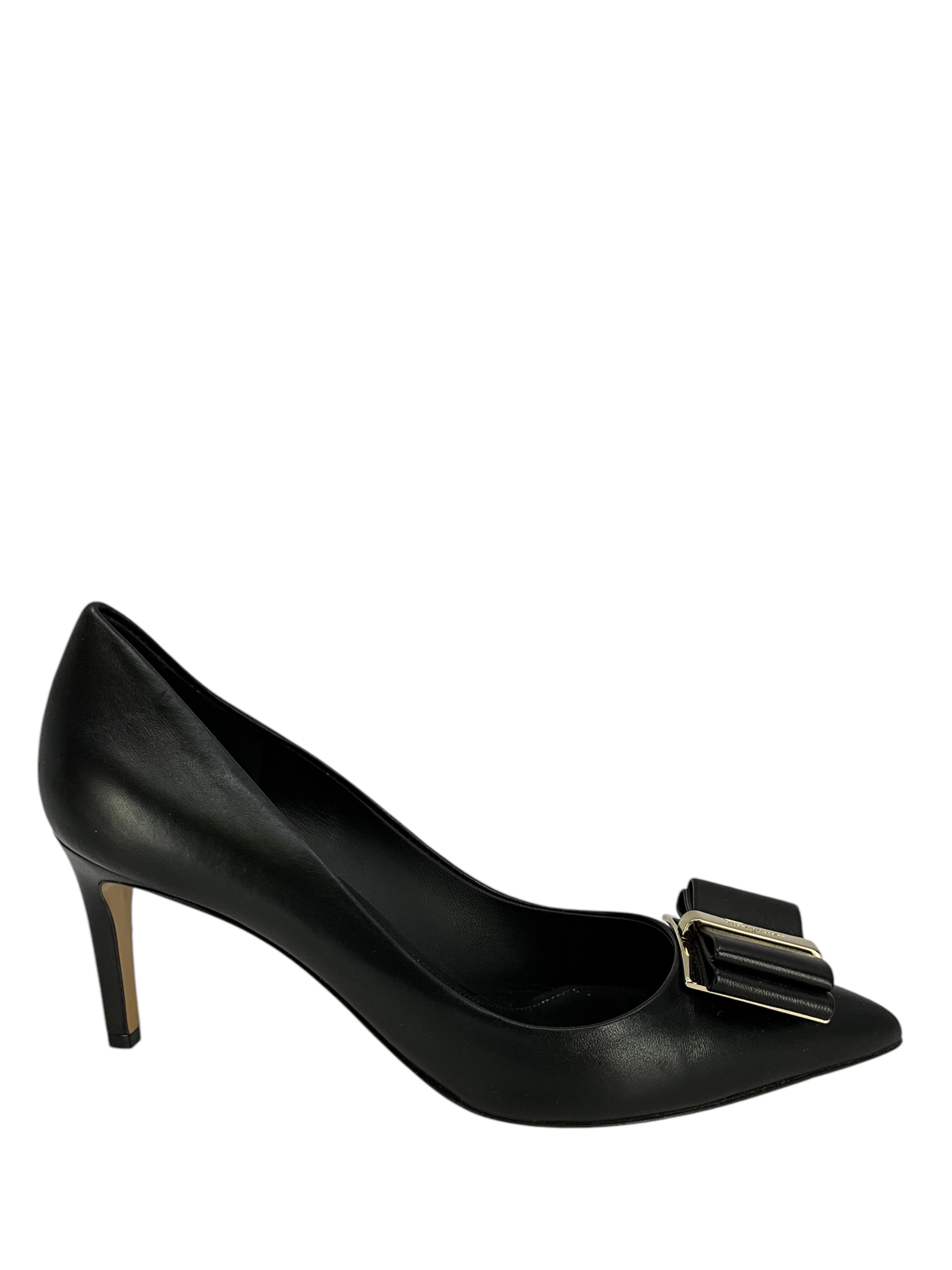 Salvatore Ferragamo Women's Size 7 Leather Zeri Pointed Toe Bow Pumps - Elegant Dress Shoes for Work, Wedding & Special Occasions