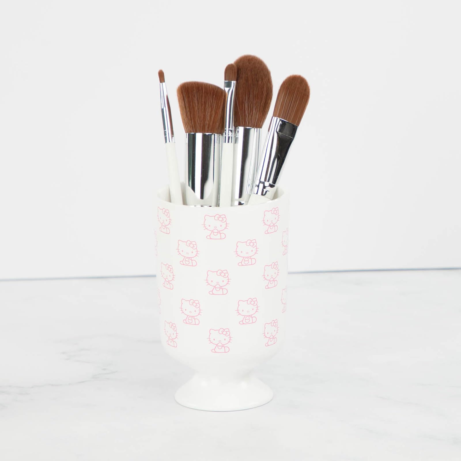 Hello Kitty Toothbrush & Pencil Holder - Pink & White Resin Bathroom Tumbler for Kids - Cute Bathroom Organizer for Toothbrushes, Makeup Brushes & Stationery - Perfect for Girls' Bedroom, Bathroom Counter & School Desk Decor