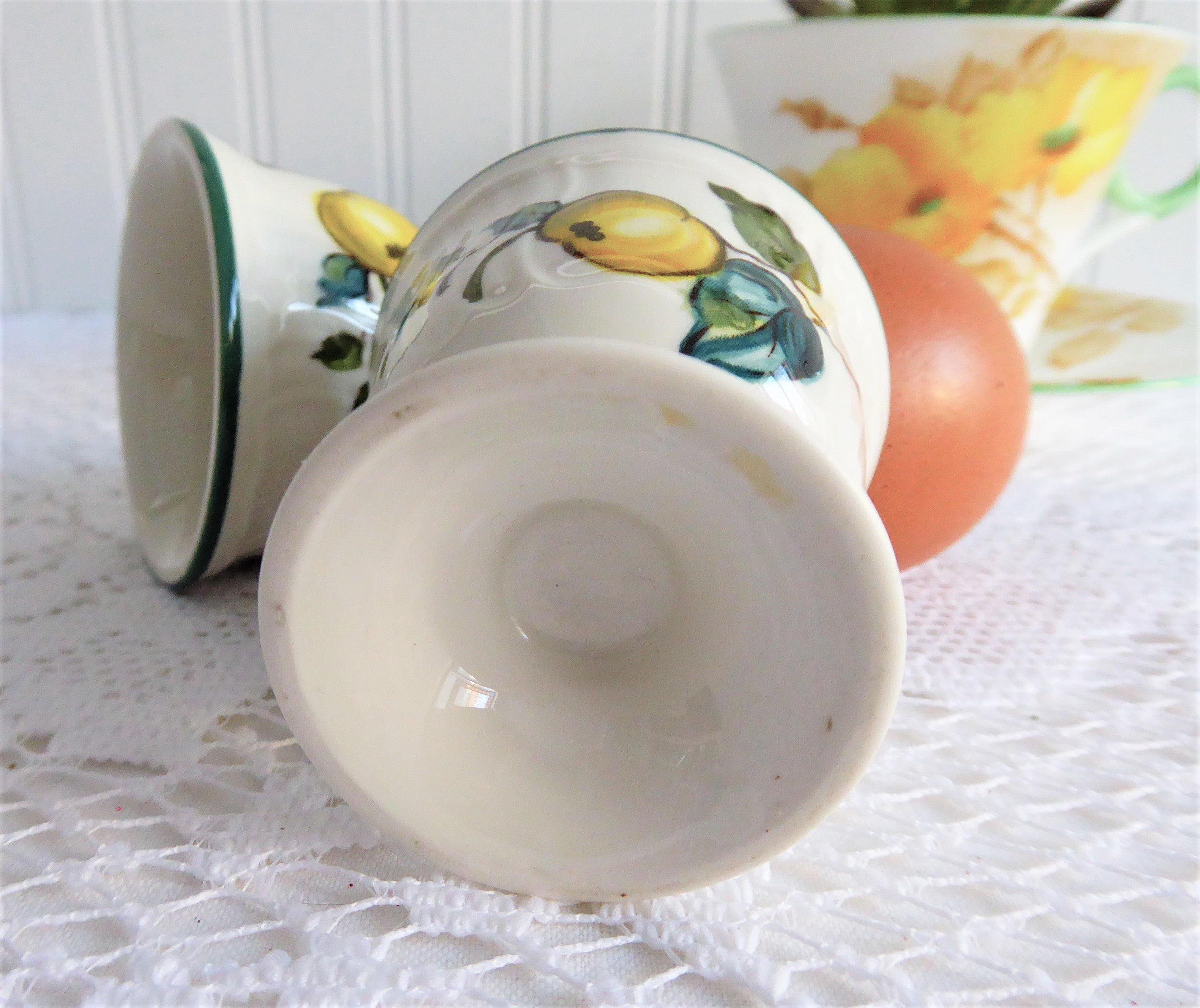 Vintage Villeroy & Boch Jamaica Pattern Egg Cup - Single Pedestal Egg Holder for Breakfast, Tea Time & Collectibles (1980s Retro Tableware)