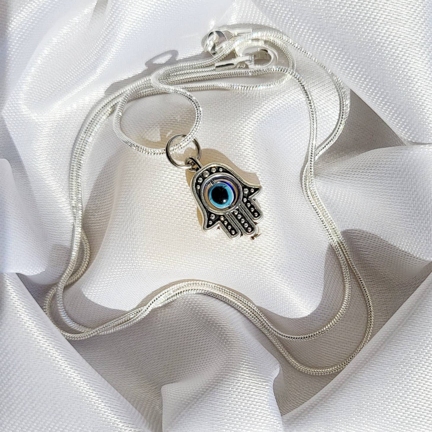 Hamsa Hand Necklace - Protection & Good Luck Charm Jewelry for Women | Spiritual & Fashion Accessory for Everyday Wear, Gifts & Meditation