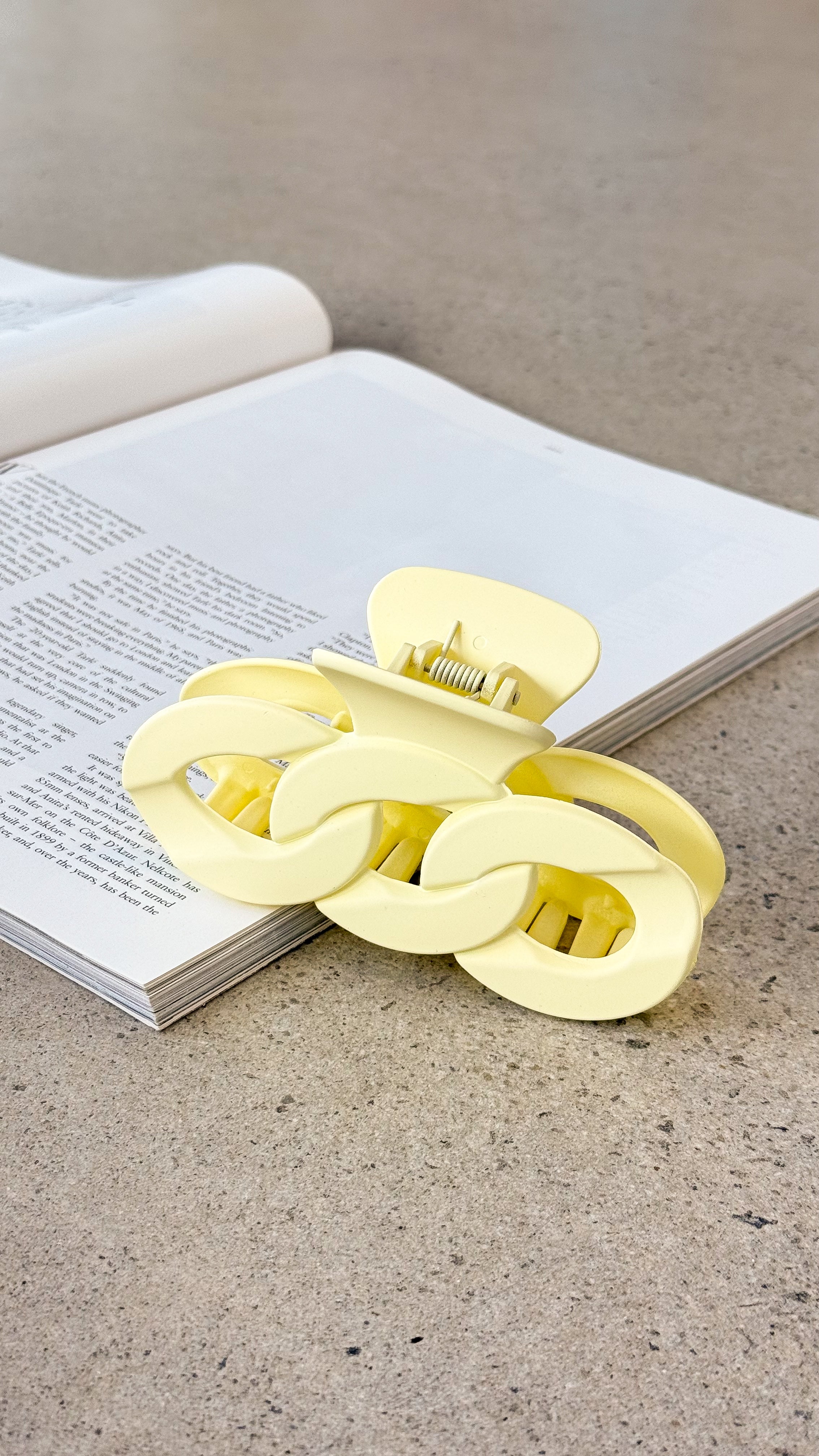 Link Clip - Yellow Hair Clips for Women & Girls | Secure Hair Hold for Ponytails, Braids & Updos | Fashion Hair Accessories