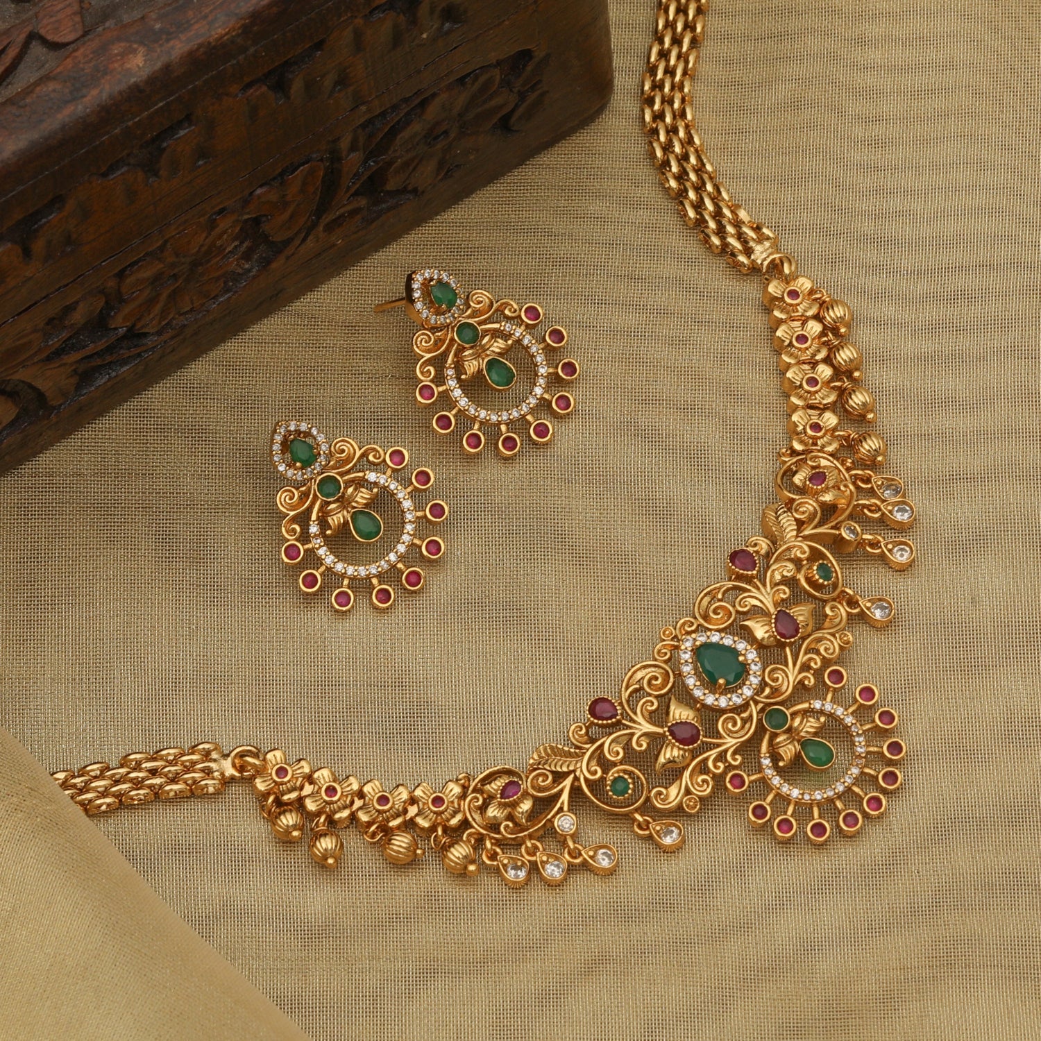 Akshi Vintage Style Choker Necklace Set for Women - Elegant Antique Jewelry for Parties, Weddings & Special Occasions