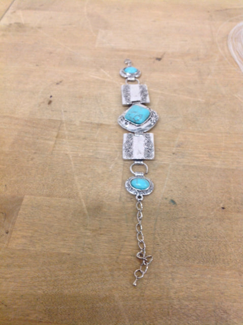 Stylish Silver & Turquoise Link Bracelet for Women – Elegant Boho Jewelry for Everyday Wear, Parties & Gifts