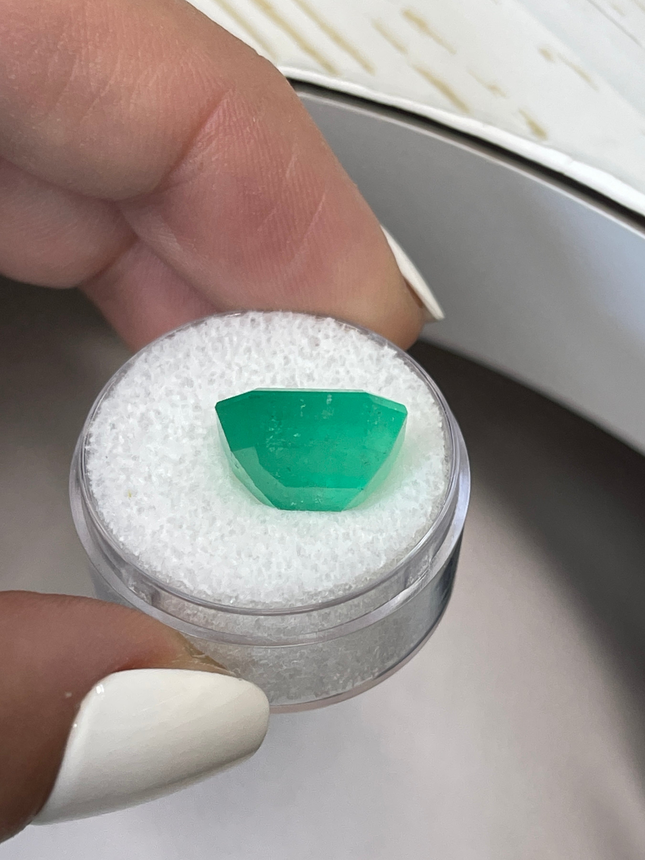 9.66 Carat 14x12mm Medium Emerald Cut Loose Colombian Emerald Gemstone for Jewelry Making - Engagement Rings, Pendants & Fine Jewelry Designs