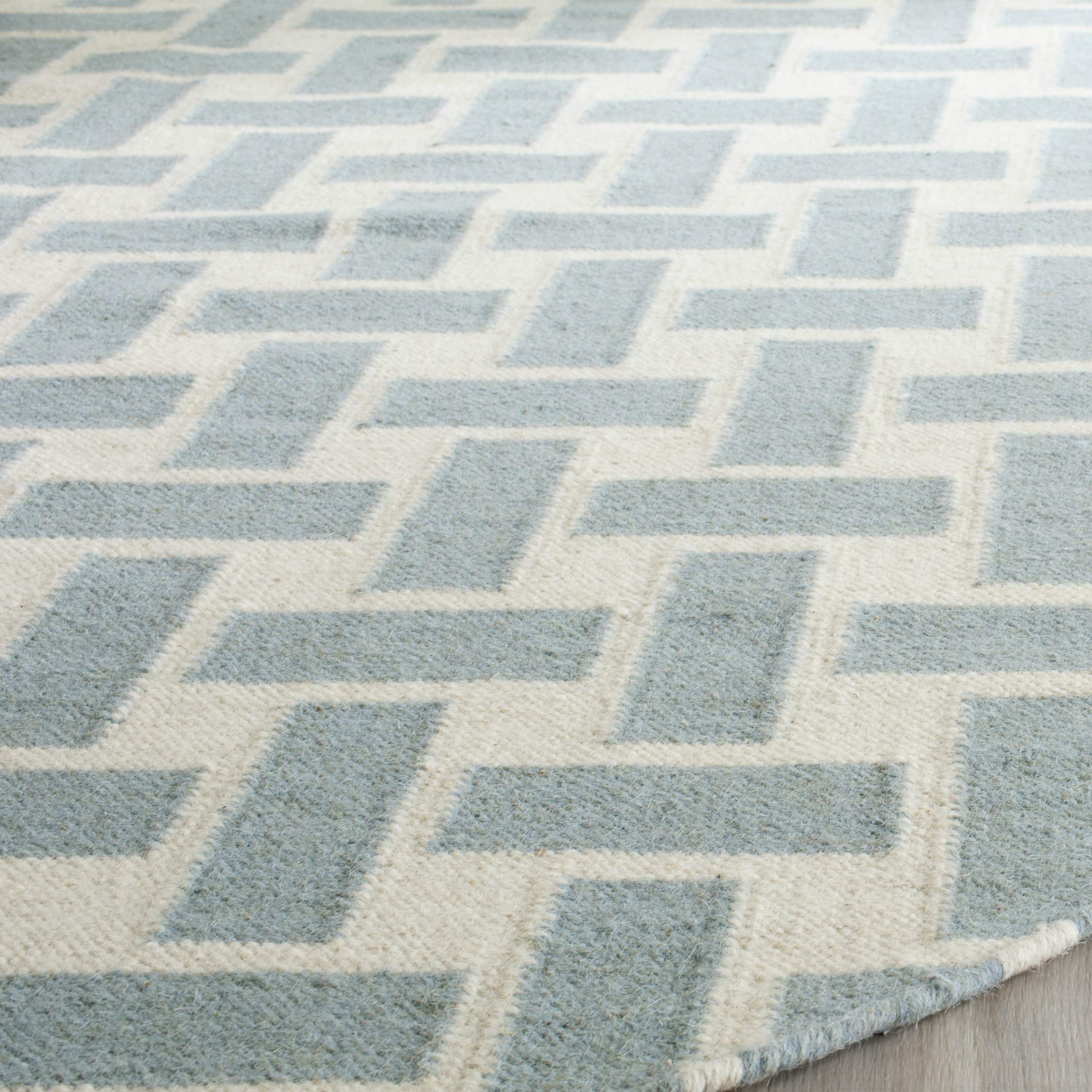 SAFAVIEH Dhurries Collection 6-Foot Round Handmade Wool Area Rug - Turquoise & Ivory Flatweave - Perfect for Living Room, Bedroom or Office Decor