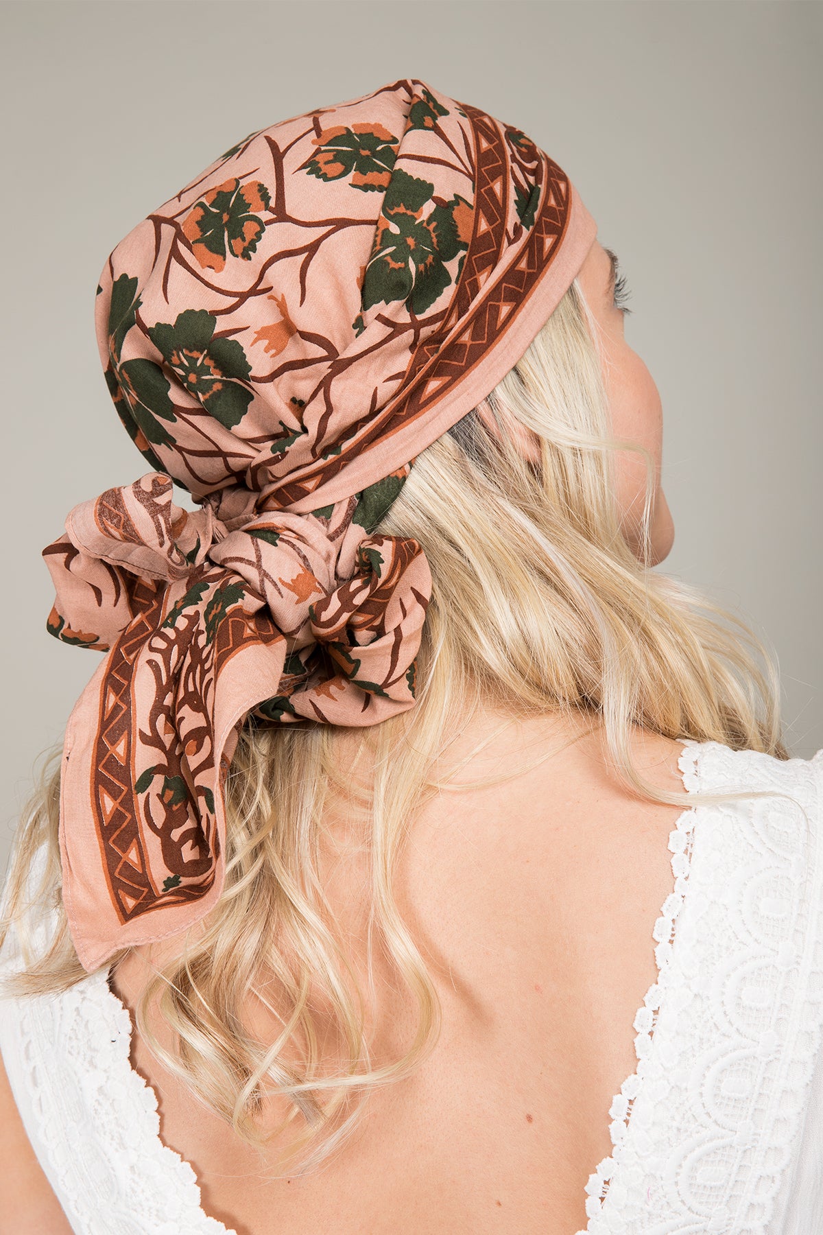 Floral Bandana Scarf - Stylish & Versatile Fashion Accessory for Women, Men - Perfect for Headband, Neck Scarf, Hair Wrap, Face Covering & Outdoor Activities