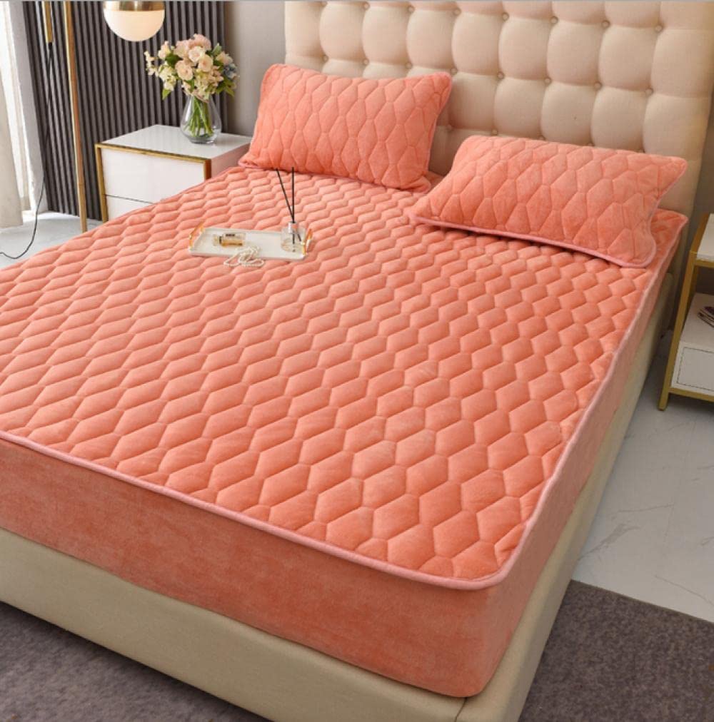 CODYWE Medium Quilted Mattress Protector - Deep Pocket Fitted Full Size Sheet Set with Non-Slip Milk Velvet Bedding - Includes 2 Pillowcases for Bedroom, Apartment & Hotel Use - Soft Quilted Mattress Cover for Ultimate Comfort