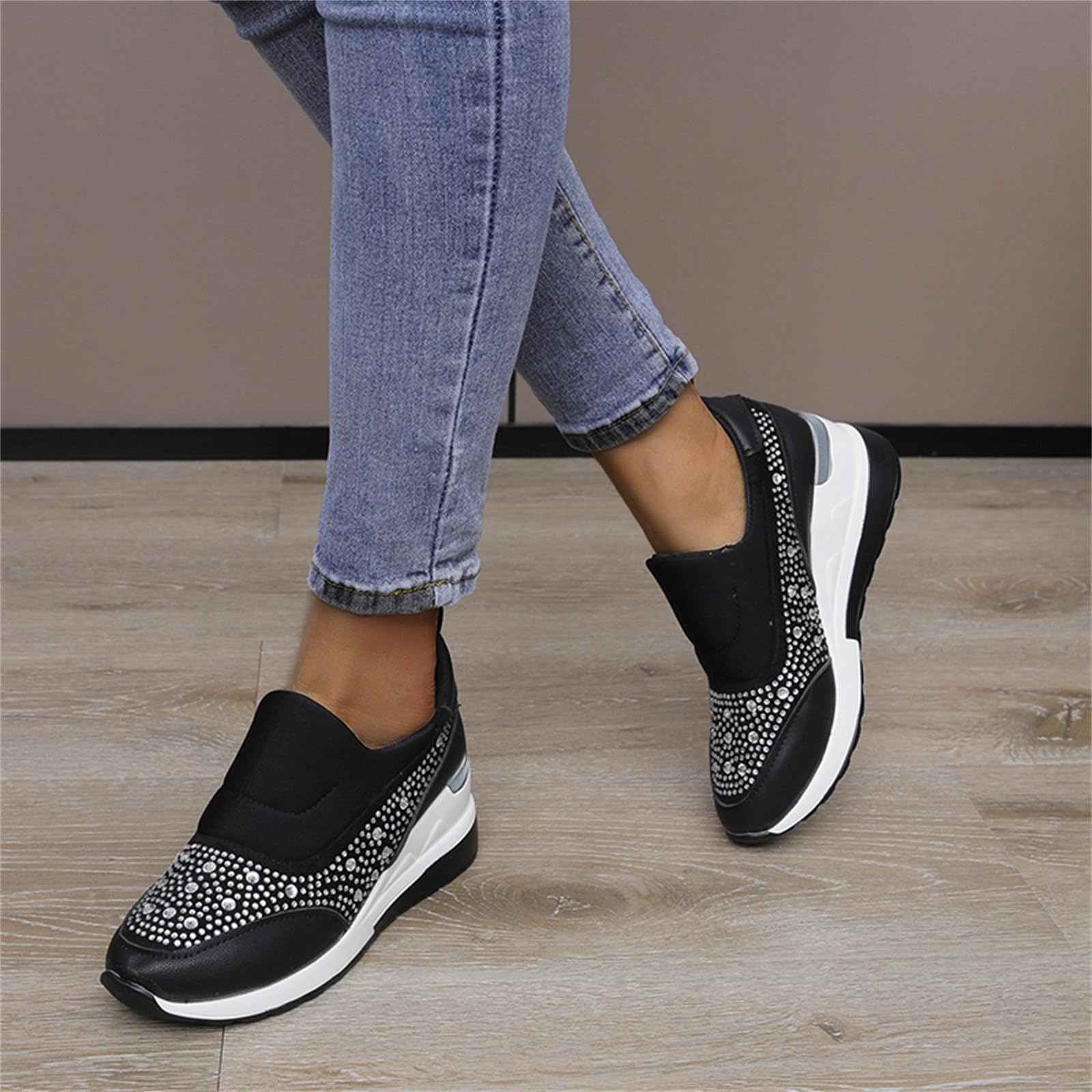 **Wide Toe Box Dress Shoes for Women - Comfortable Workout Sneakers for Gym, Walking & Winter - Black Women's Athletic Shoes (Ideal for Office, Travel & Casual Wear)**