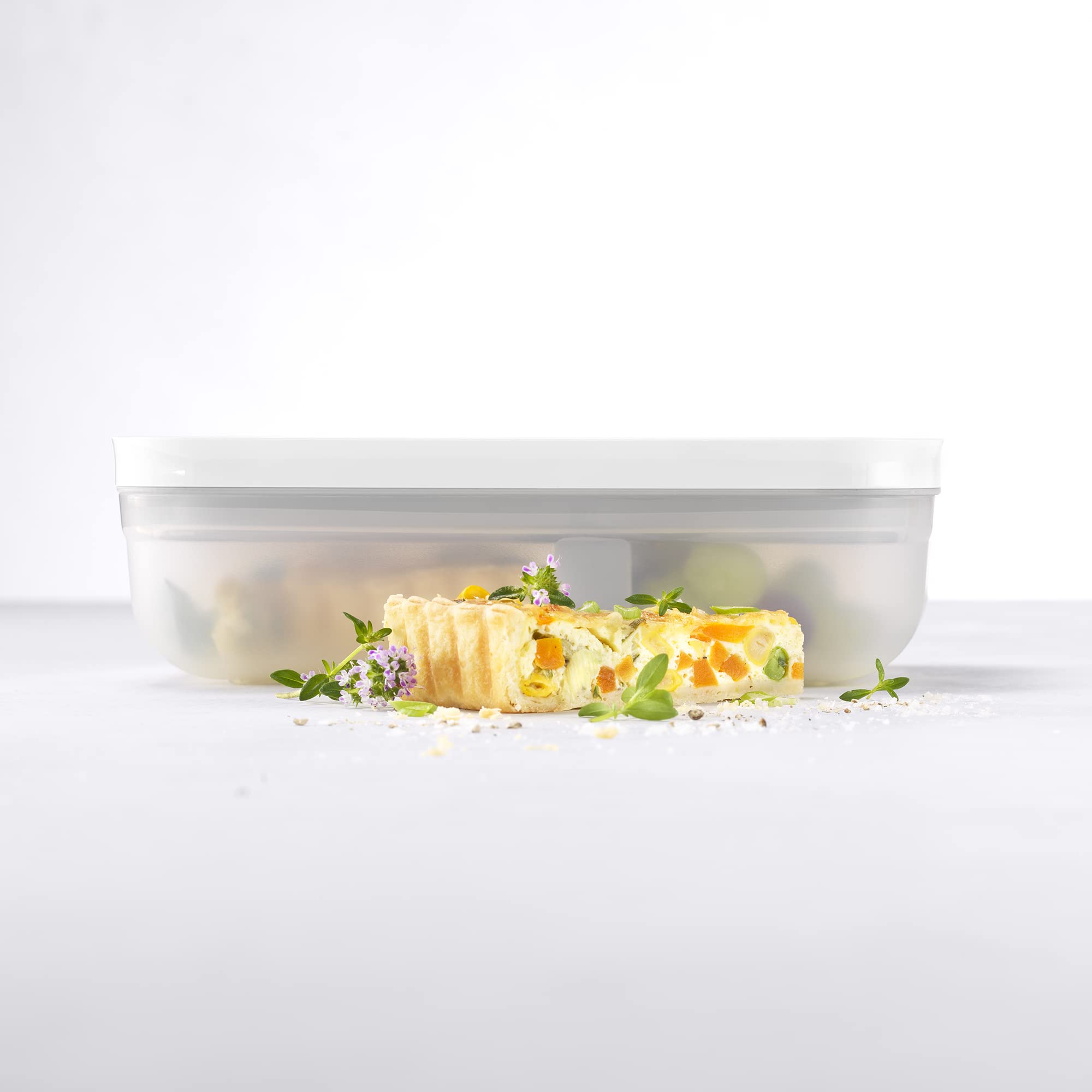 ZWILLING Fresh & Save Flat Lunch Box Large - Airtight BPA-Free Food Storage Container for Meal Prep, Office Lunch & Picnics - Semi-Transparent Leak-Proof Design