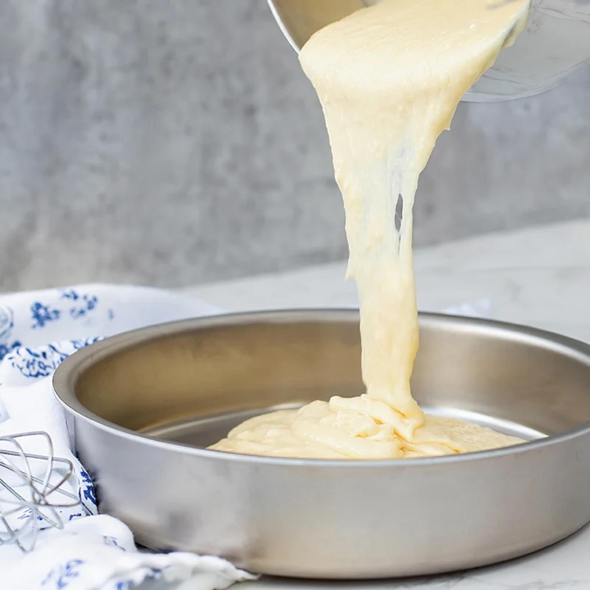 9 Inch Round Cake Pan Non-Stick Baking Pan - Perfect for Baking Cakes, Pies, and Desserts at Home or Professional Kitchens