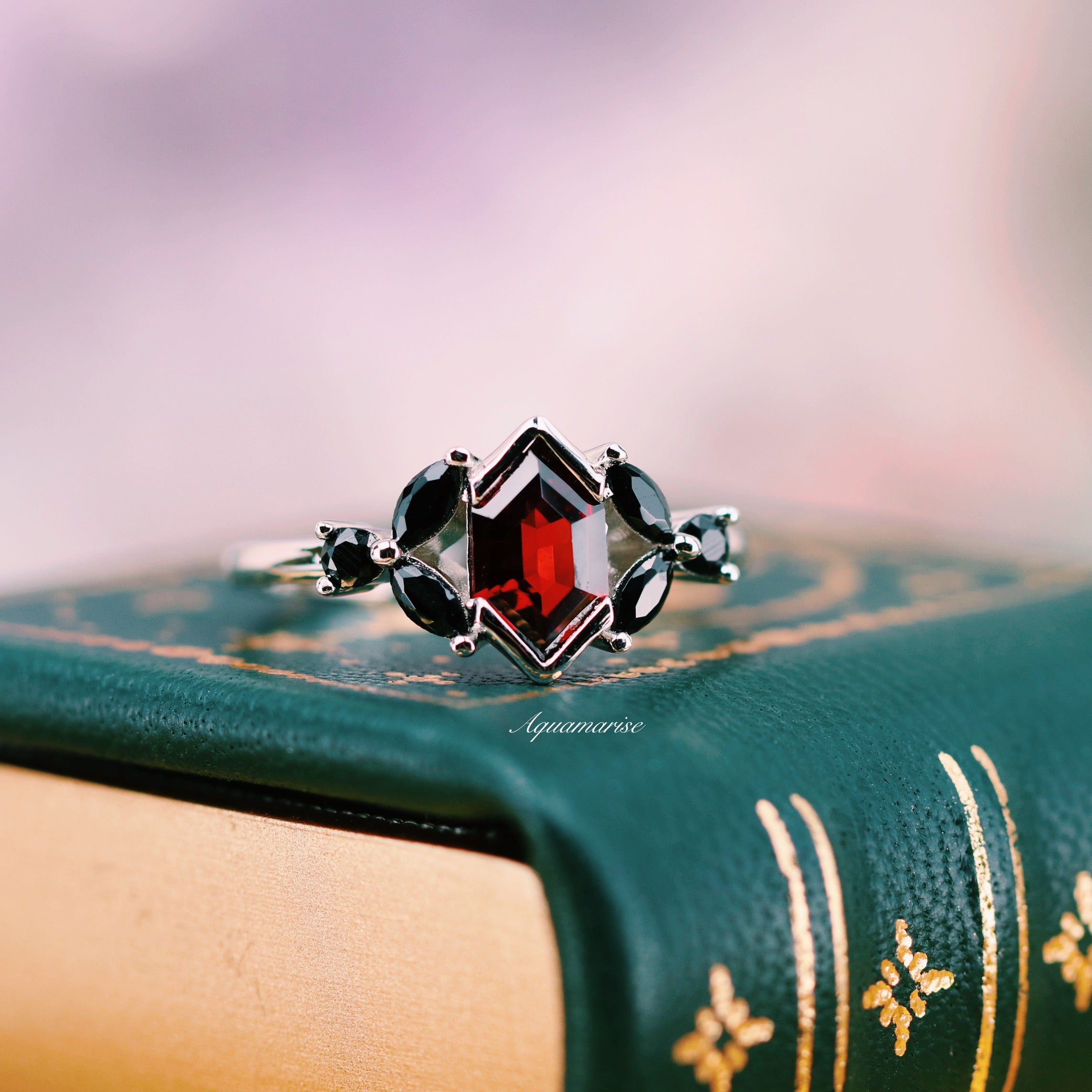 Red Garnet & Black Onyx Couple Rings for Men and Women - Matching Wedding Bands, Anniversary Gifts, Romantic Jewelry for Couples - Perfect for Engagements, Valentine's Day, and Special Occasions