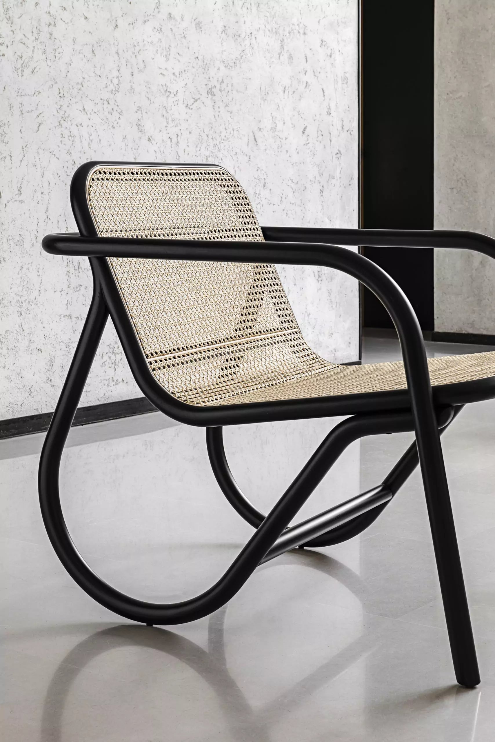 GTV No. 200 Bentwood Lounge Chair - Mid Century Modern Wooden Accent Chair for Living Room, Bedroom, or Office - Perfect for Relaxing, Reading, and Adding Stylish Comfort to Your Home Decor