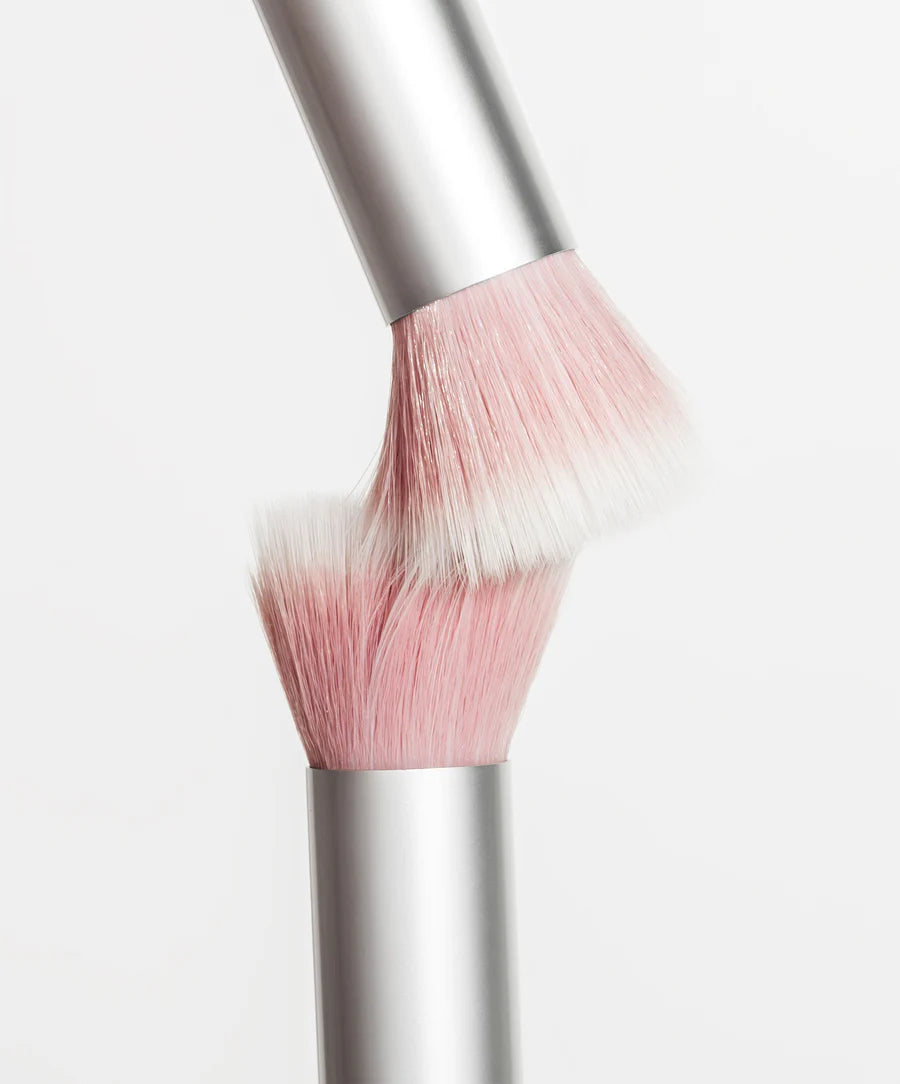 Premium Skin2Skin Blush Brush - Soft Synthetic Bristles for Flawless Blending - Ideal for Professional Makeup & Everyday Beauty Routine