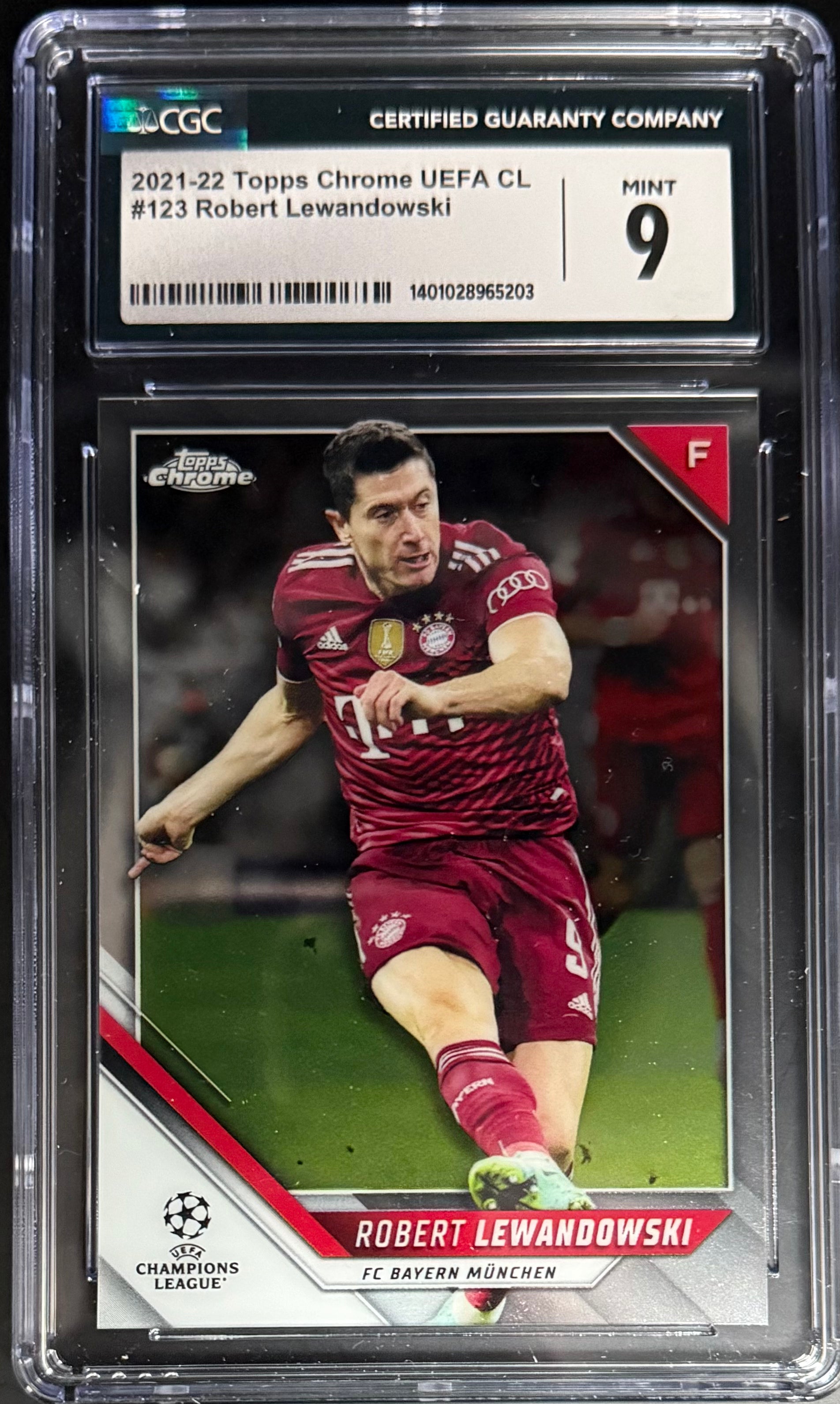 Topps Robert Lewandowski 2021-22 UEFA Champions League Chrome Base Card #123 CGC 9 - Perfect for Soccer Memorabilia Collectors and Bayern Munich Fans